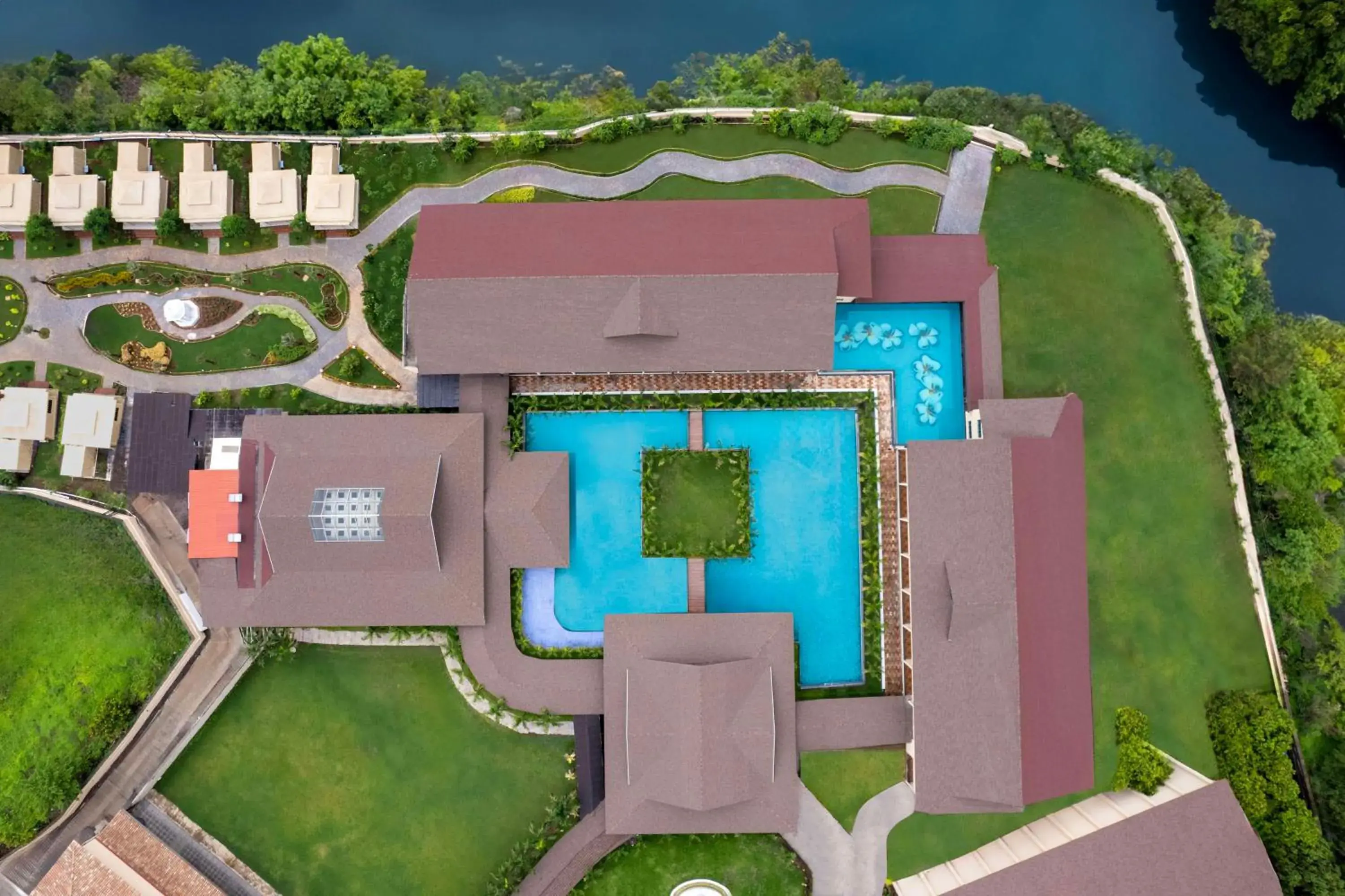 Property building in Radisson Blu Plaza Resort & Convention Centre Karjat Property building in Radisson Blu Plaza Resort & Convention Centre Karjat