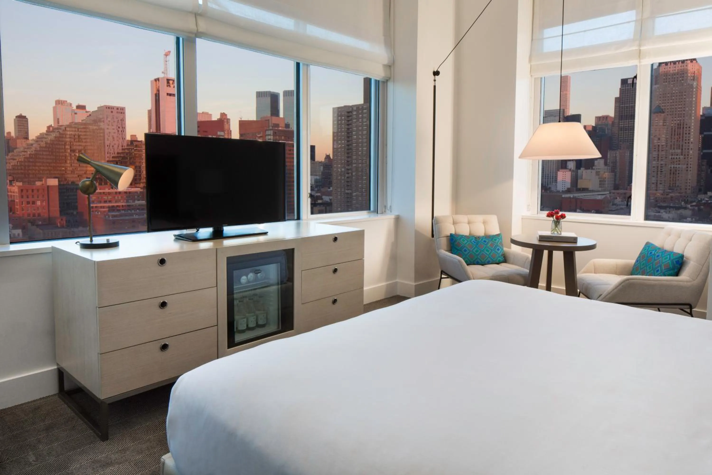 Photo of the whole room, Bed in Ink 48 Hotel