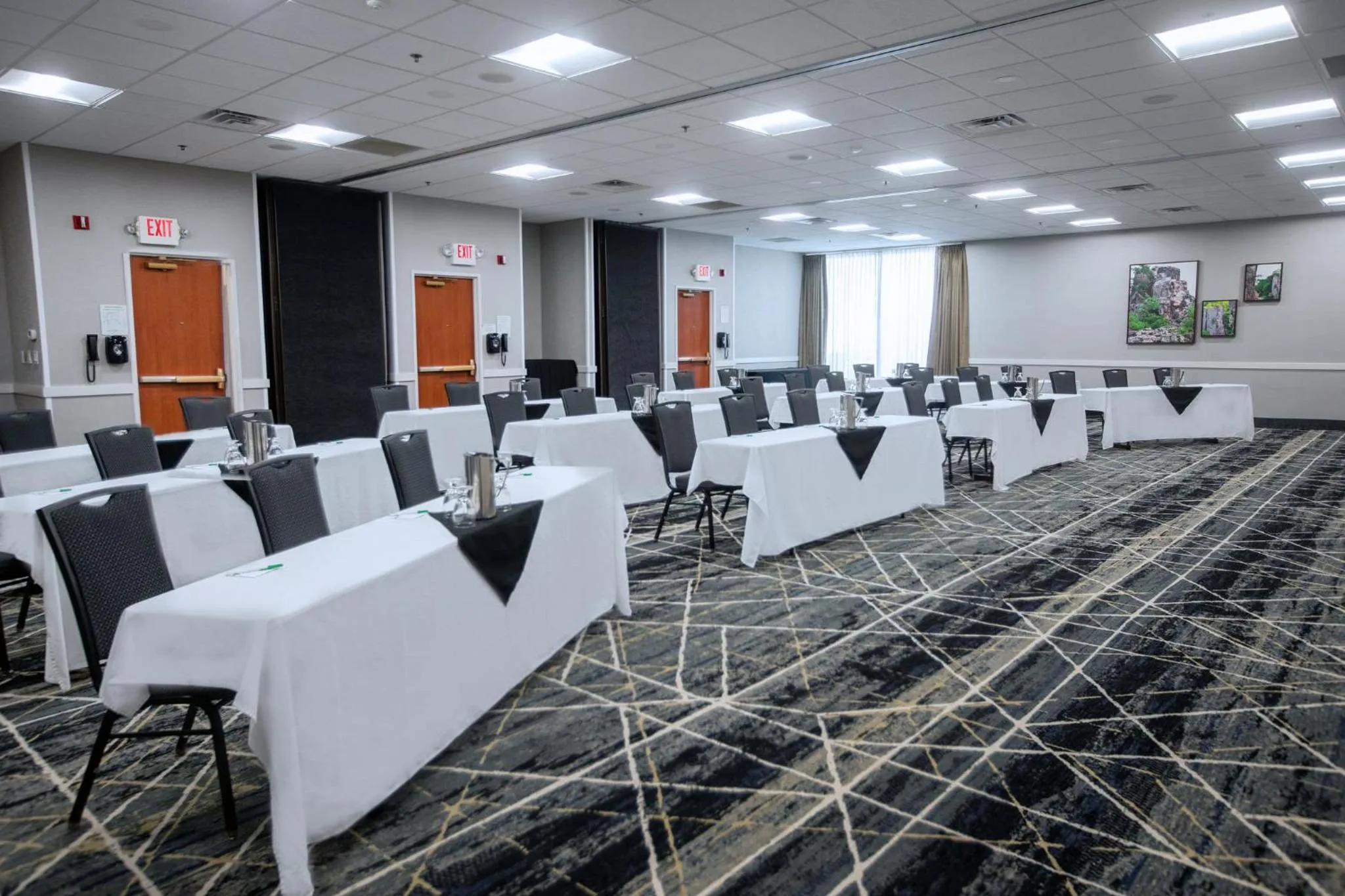 Meeting/conference room in Holiday Inn Sioux Falls-City Center by IHG