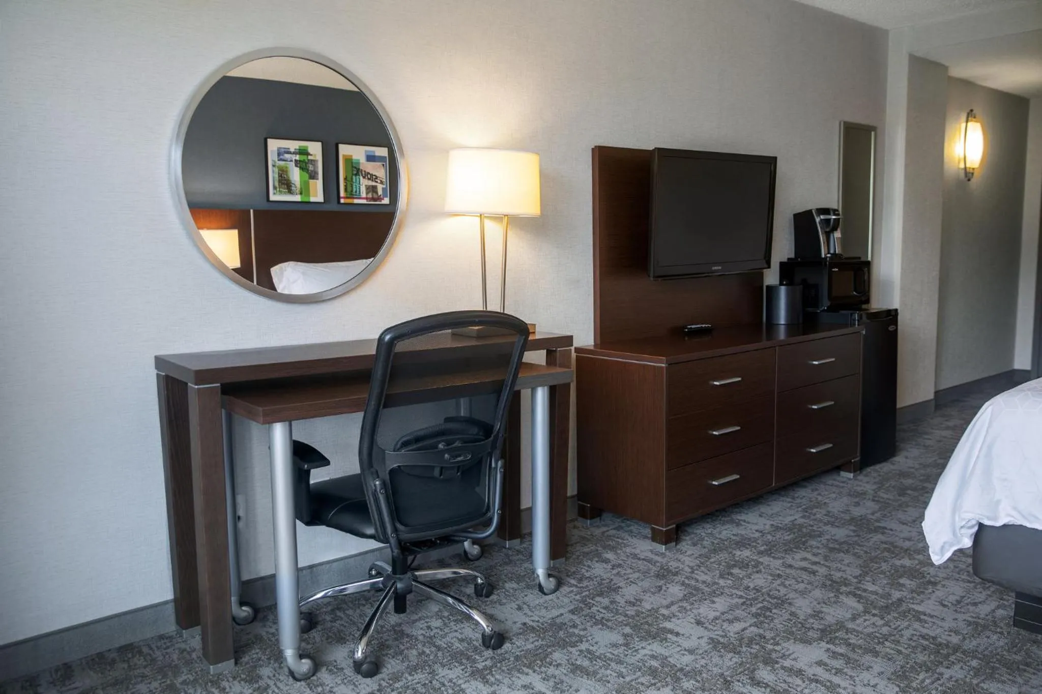 Photo of the whole room, Bed in Holiday Inn Sioux Falls-City Center by IHG