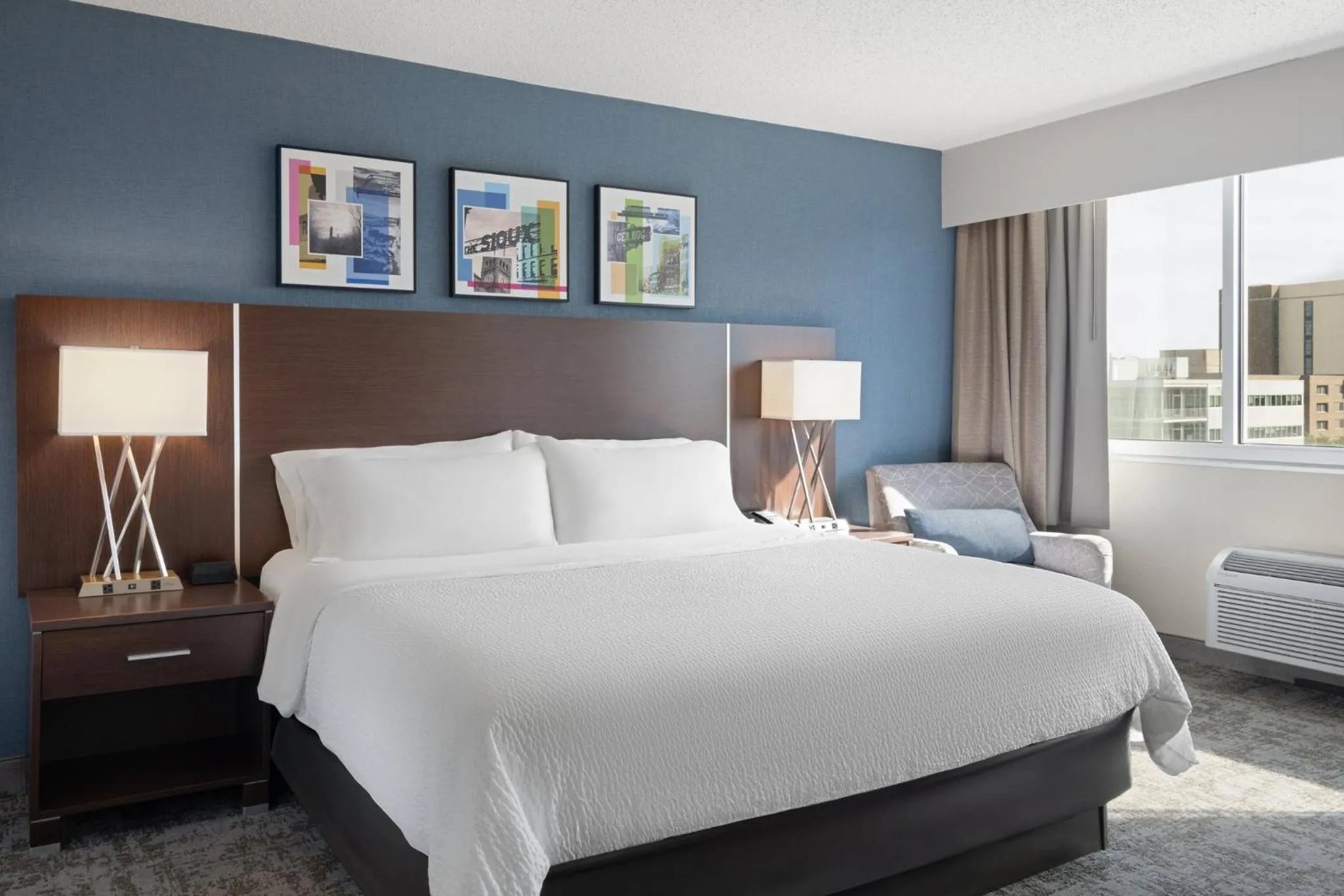 Photo of the whole room, Bed in Holiday Inn Sioux Falls-City Center by IHG