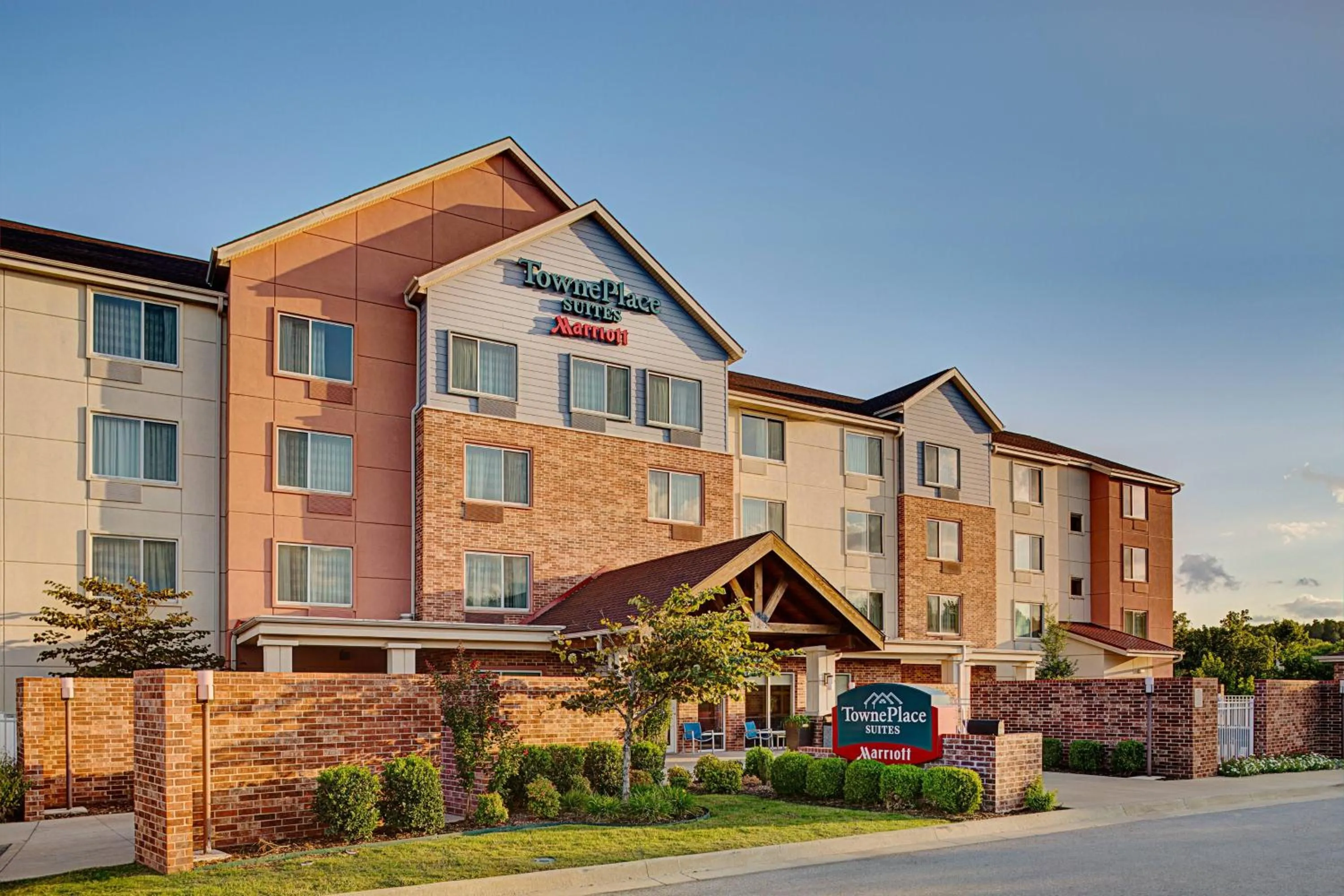 Property building in TownePlace Suites by Marriott Fayetteville N / Springdale