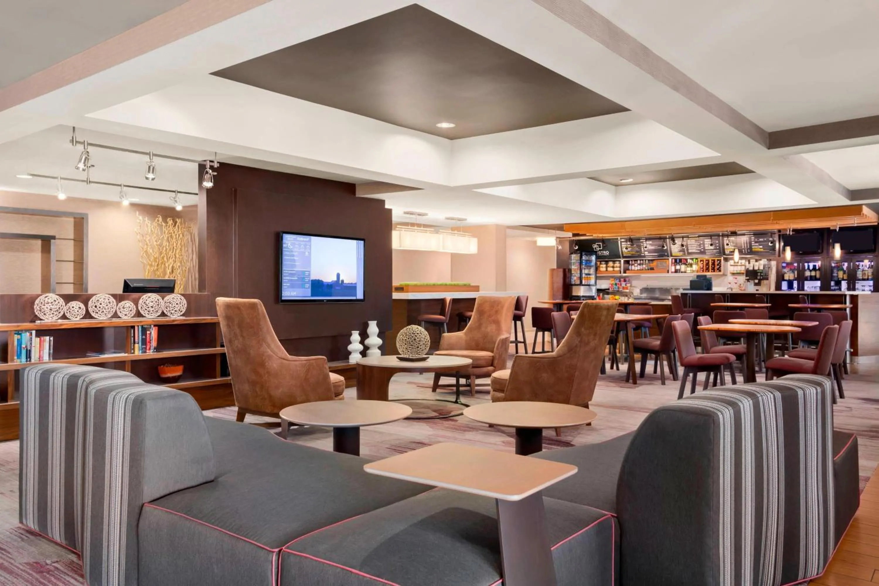 Lobby or reception in Courtyard by Marriott Springfield