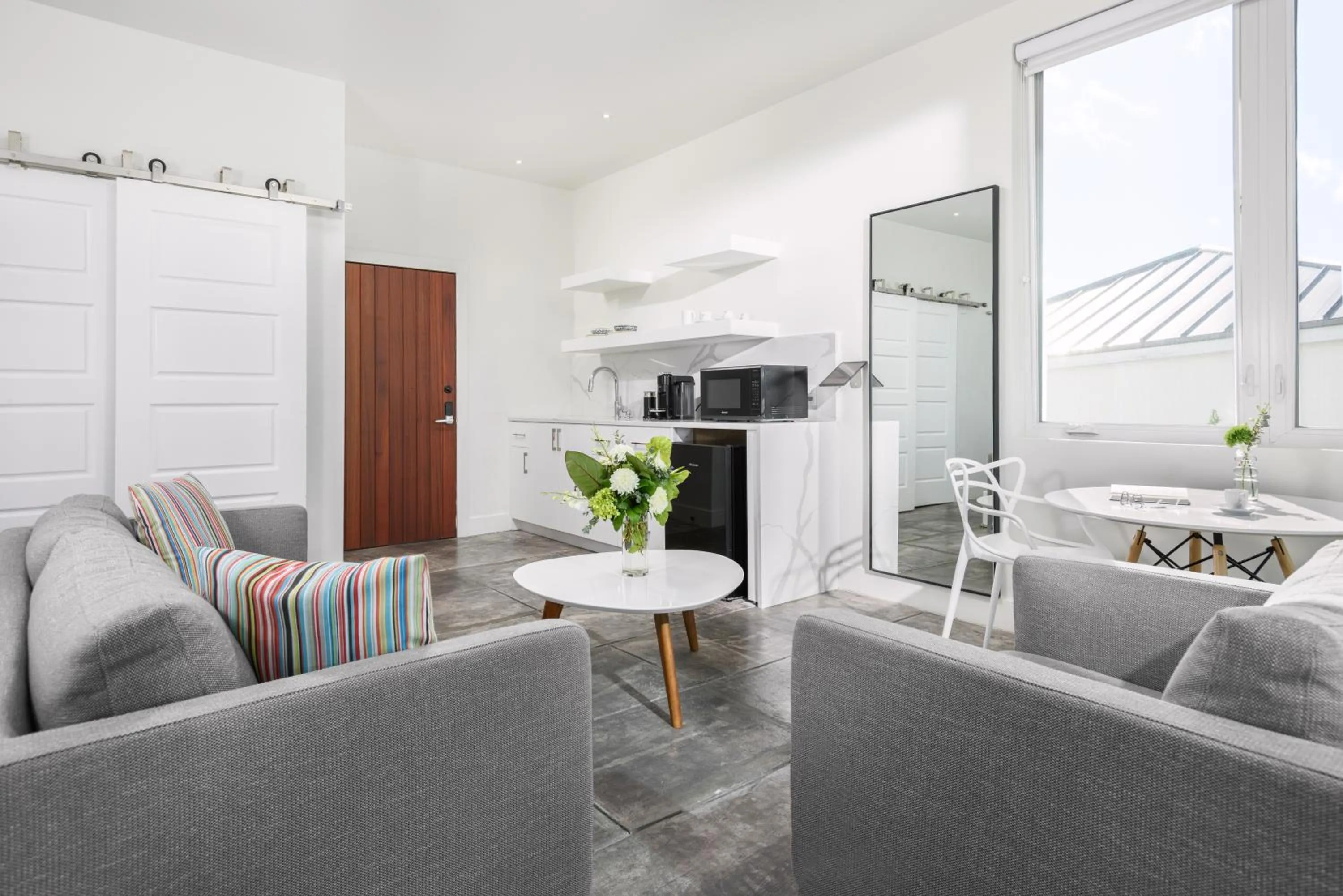 Kitchen or kitchenette in The Oasis at Grace Bay