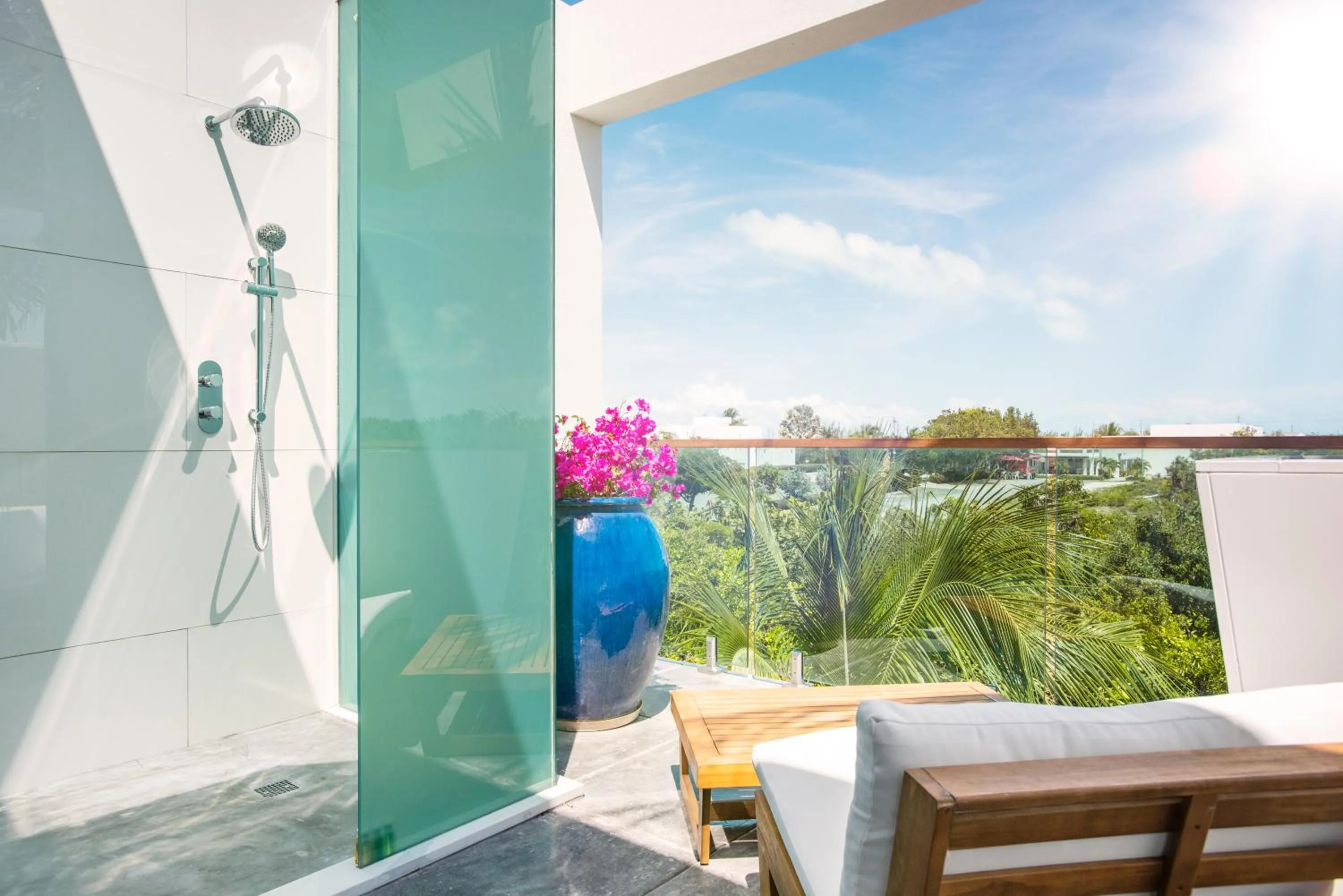 Balcony/Terrace in The Oasis at Grace Bay