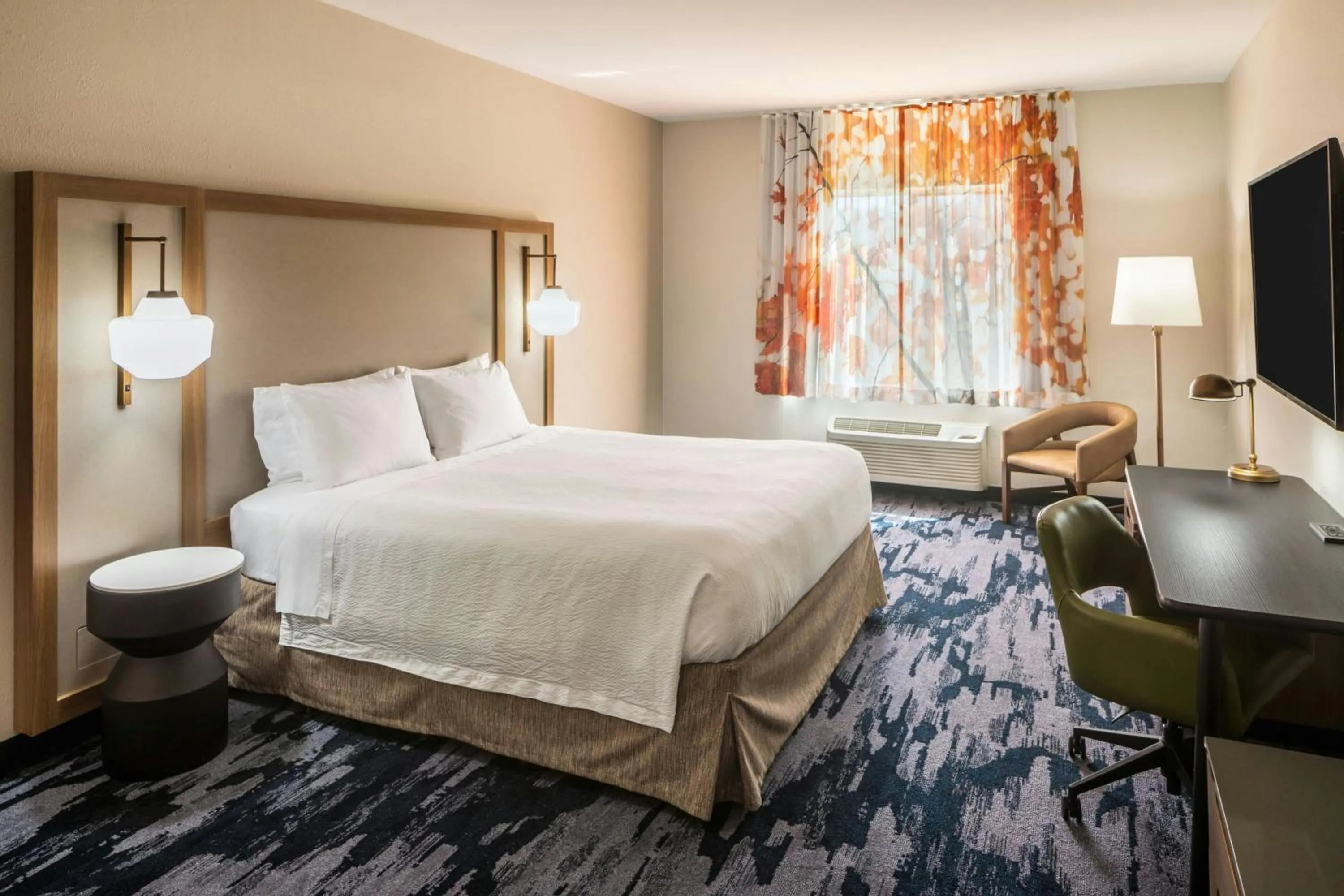 Photo of the whole room, Bed in Fairfield Inn by Marriott Richmond