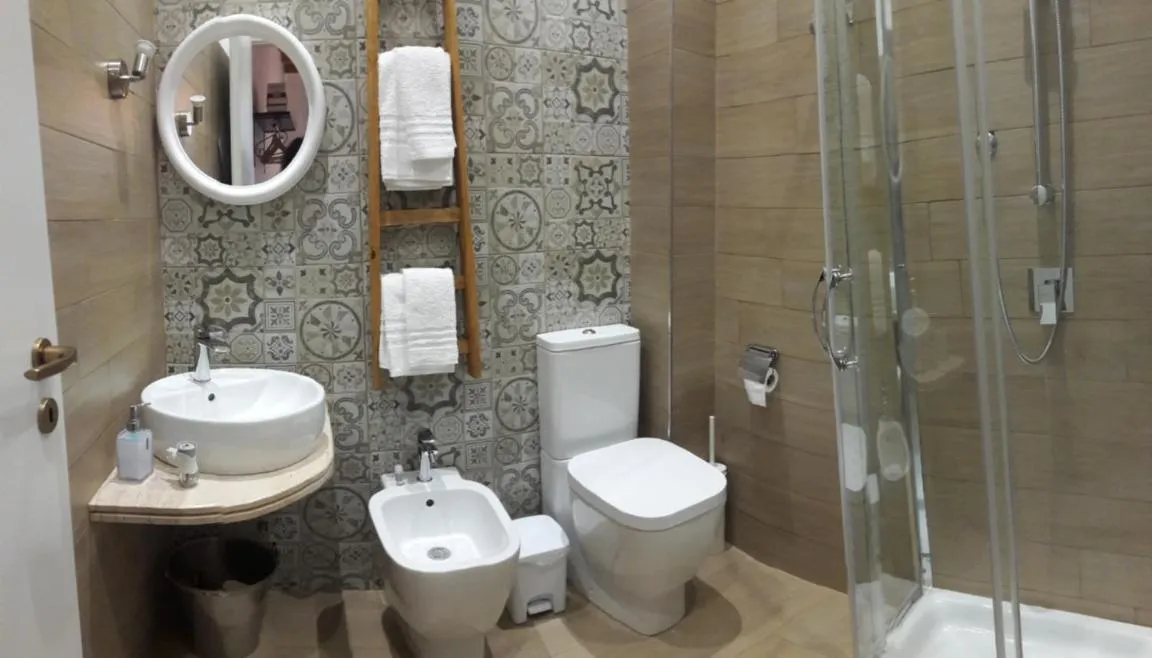 Bathroom in "Suliscenti" Dimora Siciliana B&B