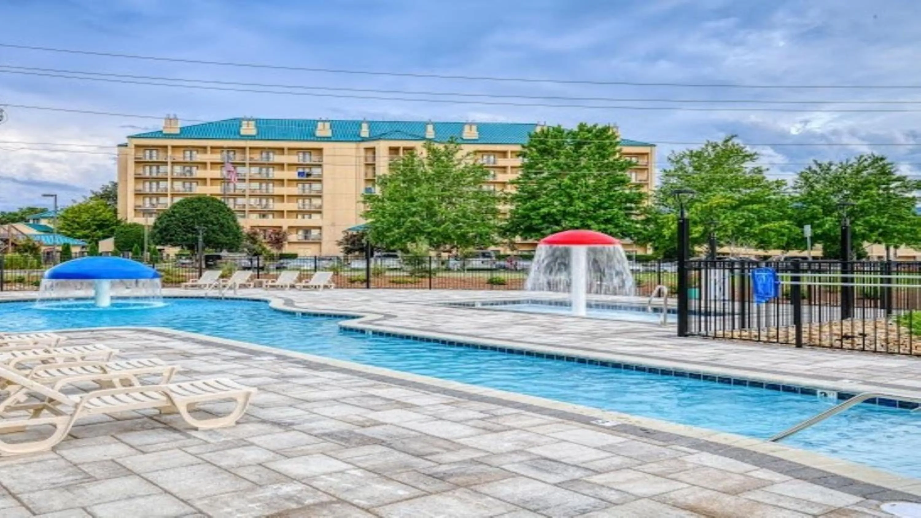 Swimming pool in Holiday Inn Express Hotel & Suites Pigeon Forge by IHG