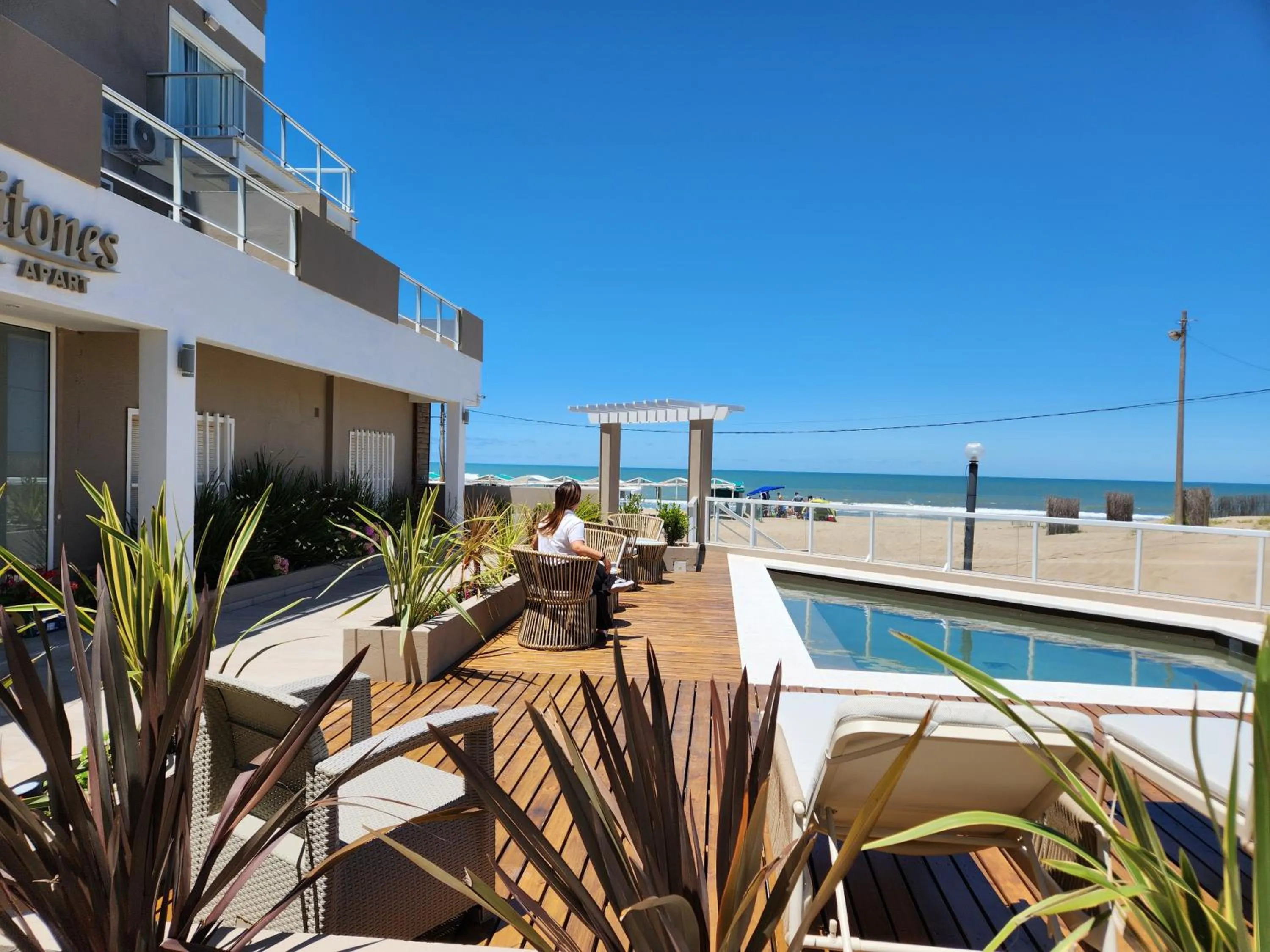 Los Tritones Apart Hotel