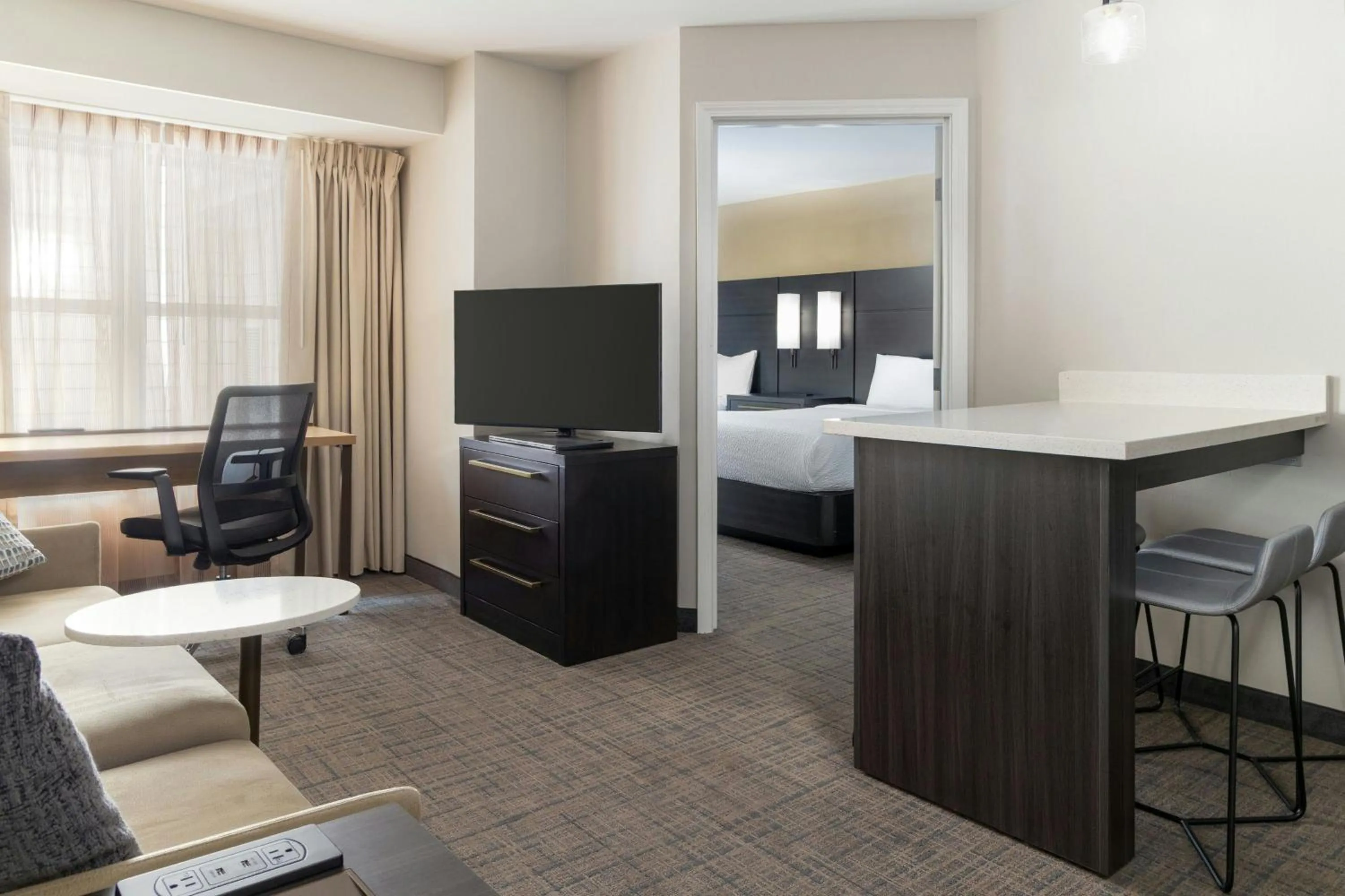 Bedroom, Bed in Residence Inn Dayton North