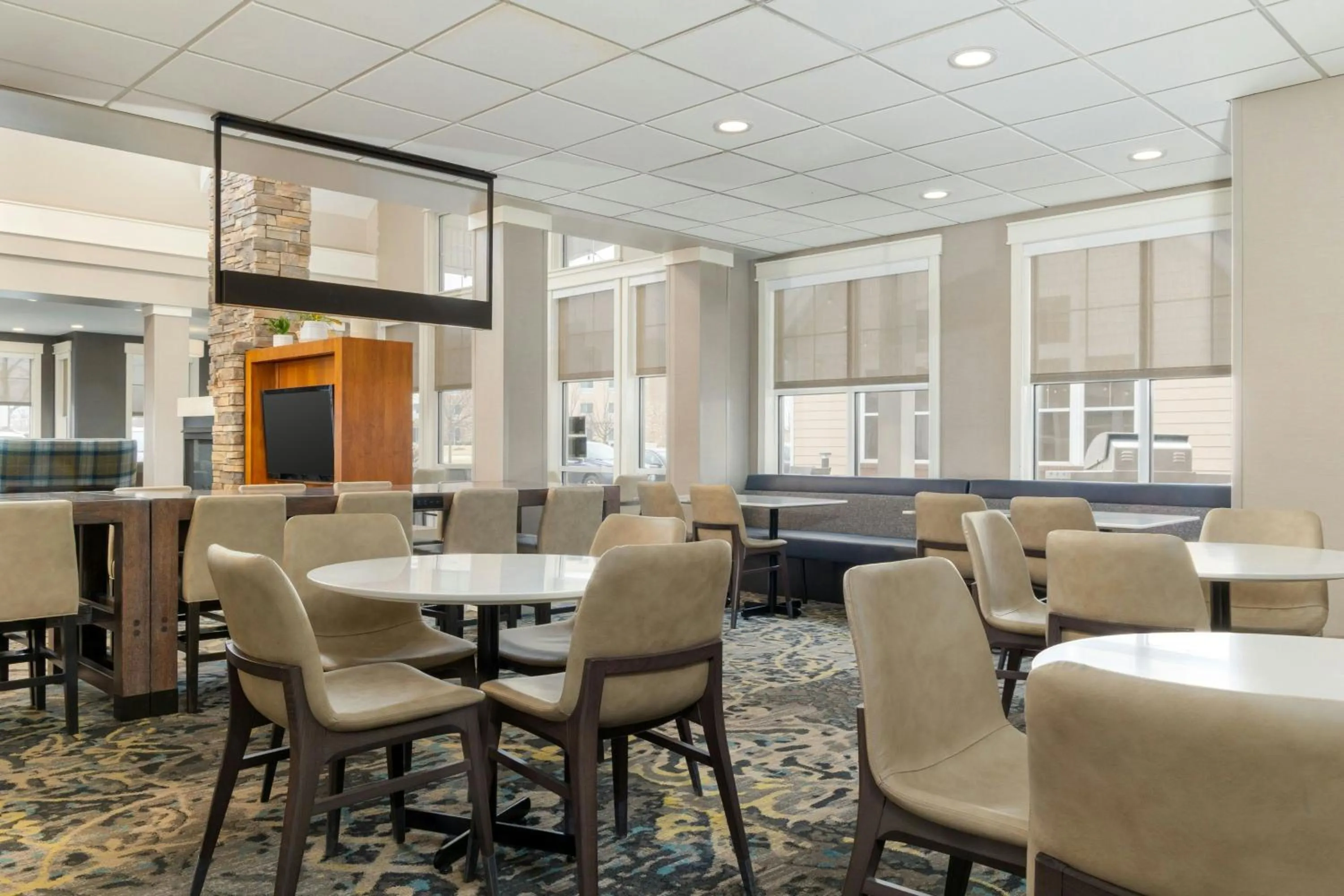 Restaurant/places to eat in Residence Inn Dayton North