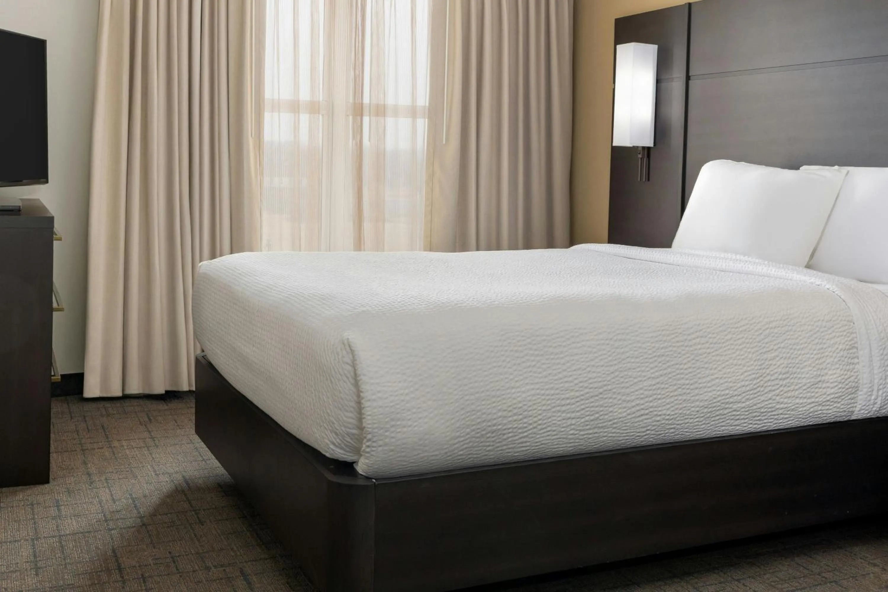 Bedroom, Bed in Residence Inn Dayton North