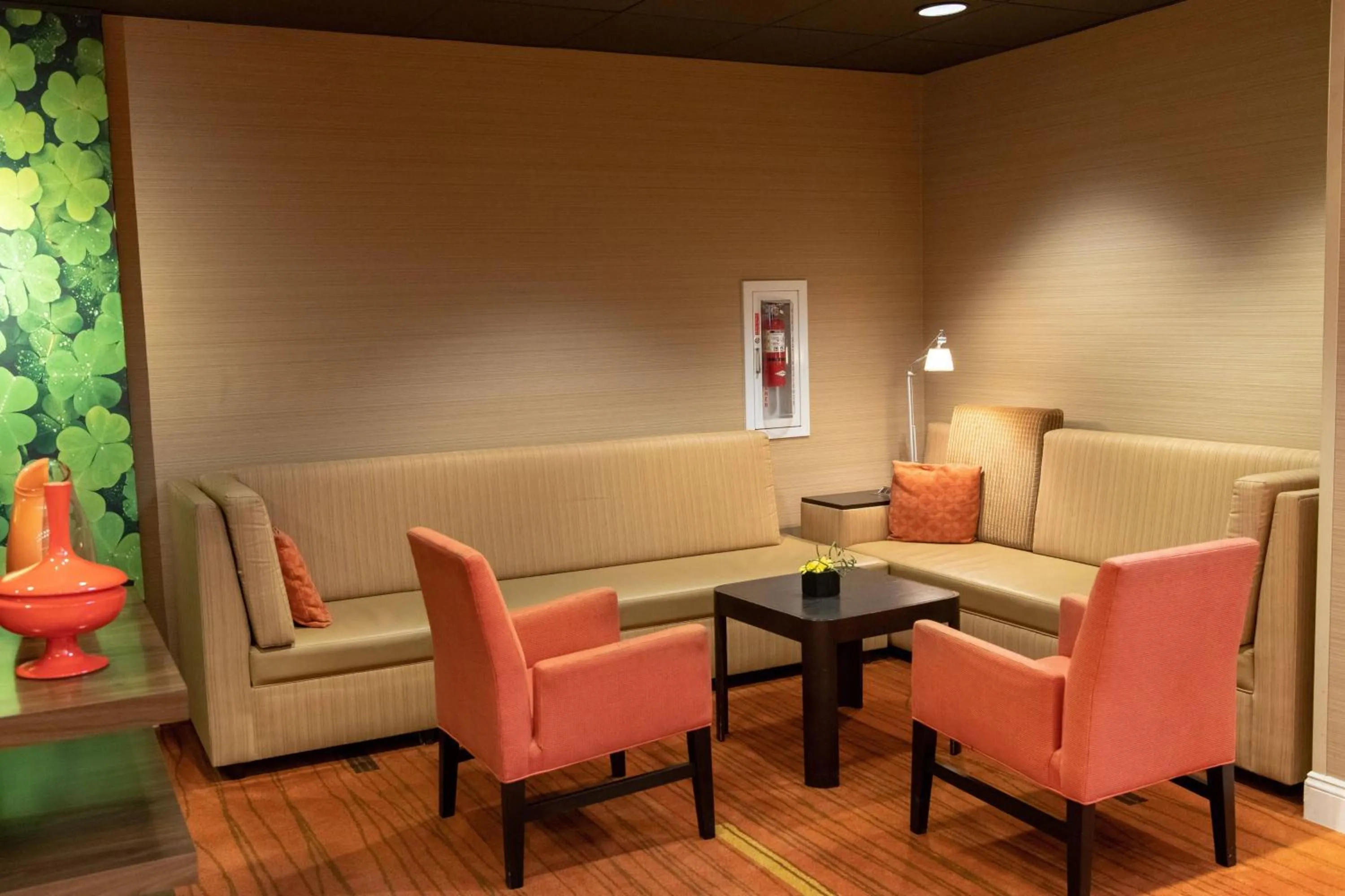 Lobby or reception in Courtyard by Marriott Erie Ambassador Conference Center