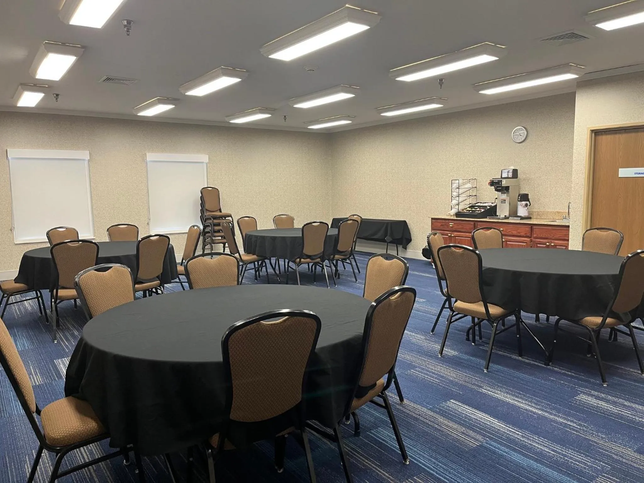 Meeting/conference room in Holiday Inn Express Hotel & Suites Sioux Falls At Empire Mall by IHG