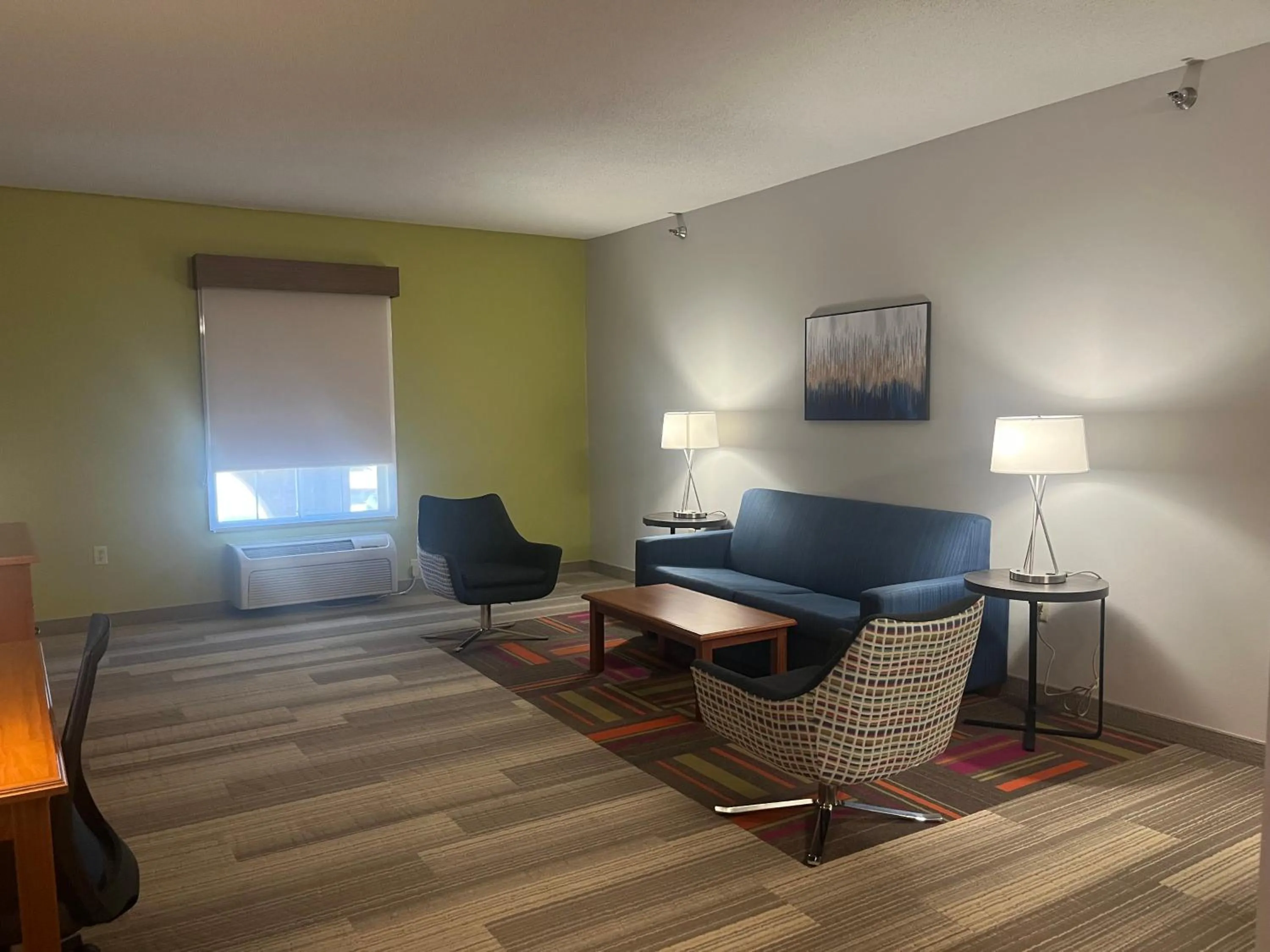 Holiday Inn Express Hotel & Suites Sioux Falls At Empire Mall by IHG