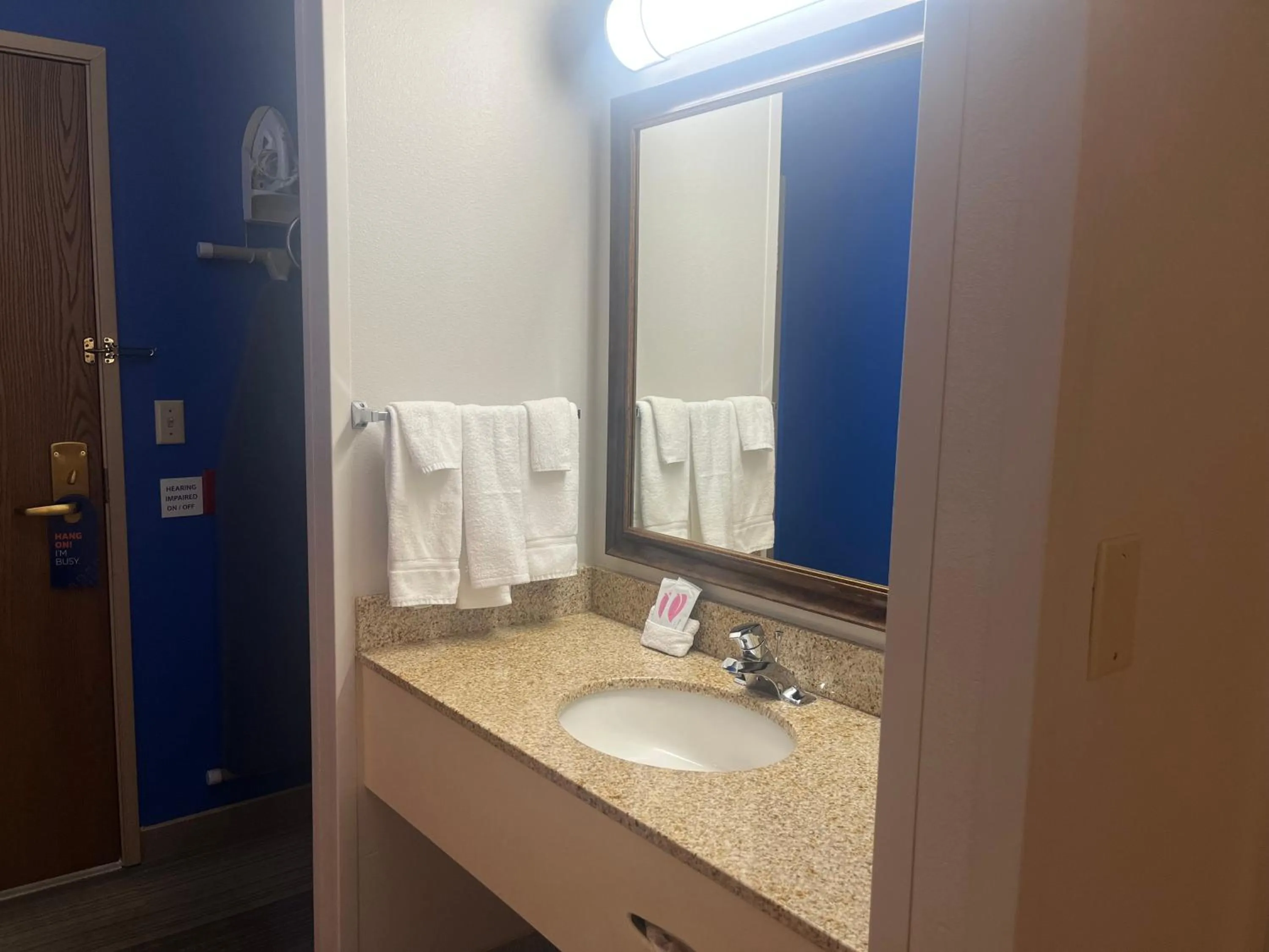 Holiday Inn Express Hotel & Suites Sioux Falls At Empire Mall by IHG