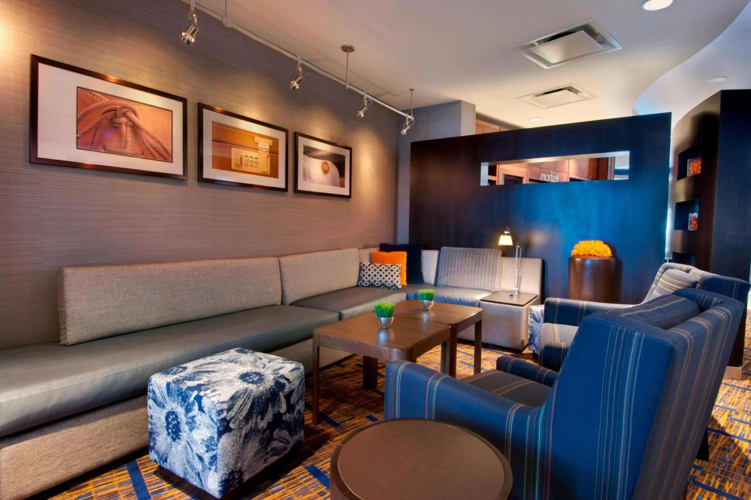 Lobby or reception in Courtyard by Marriott Madison East