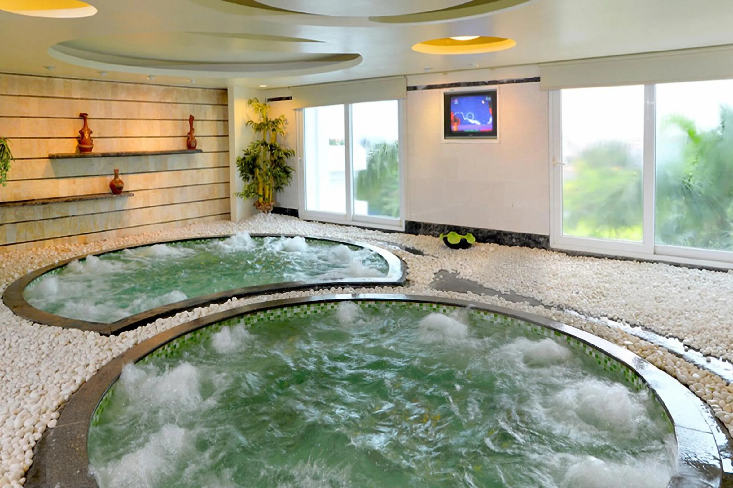 Spa and wellness centre/facilities in Pearl River Hotel