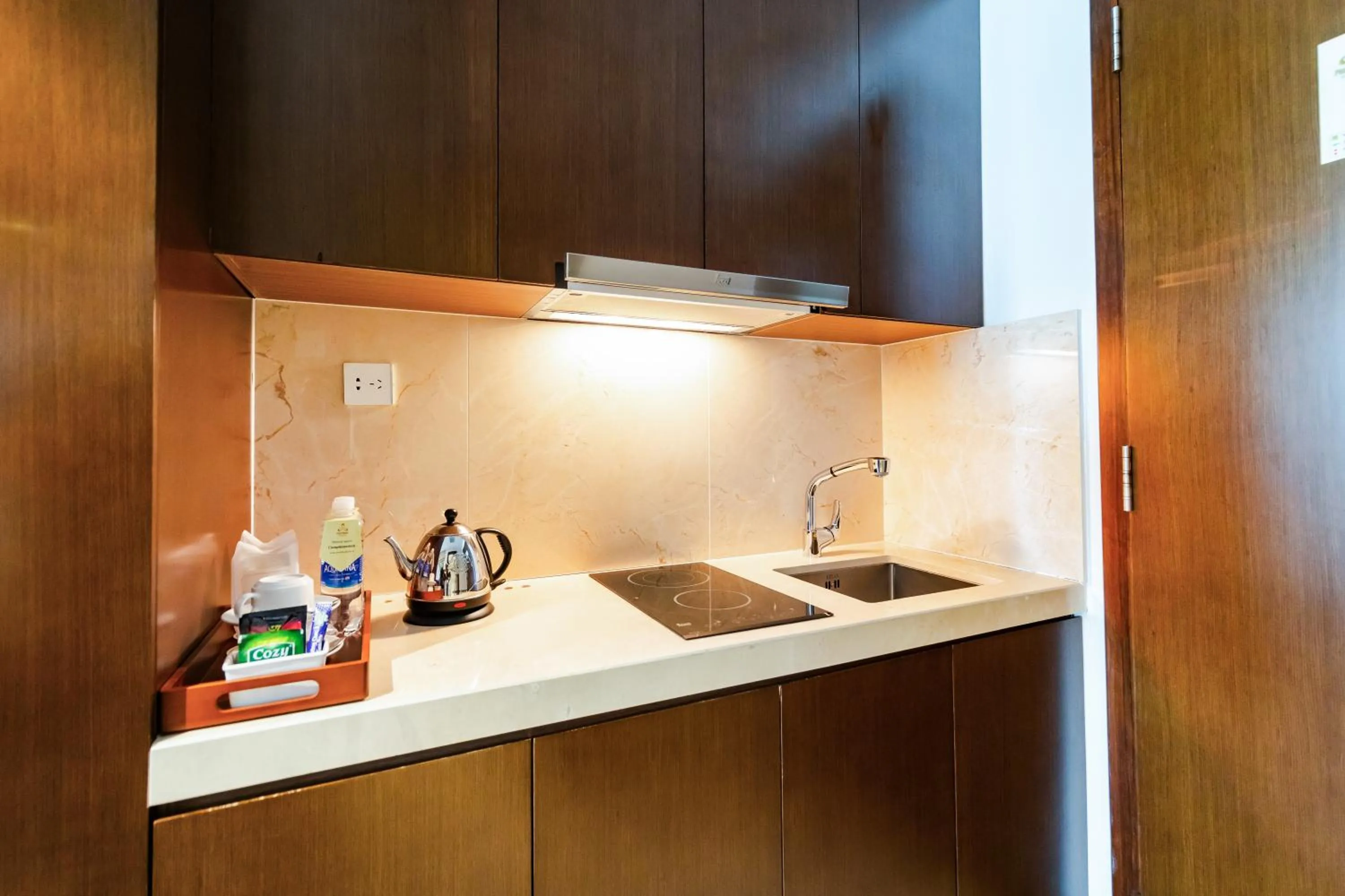 Kitchen or kitchenette in Pearl River Hotel