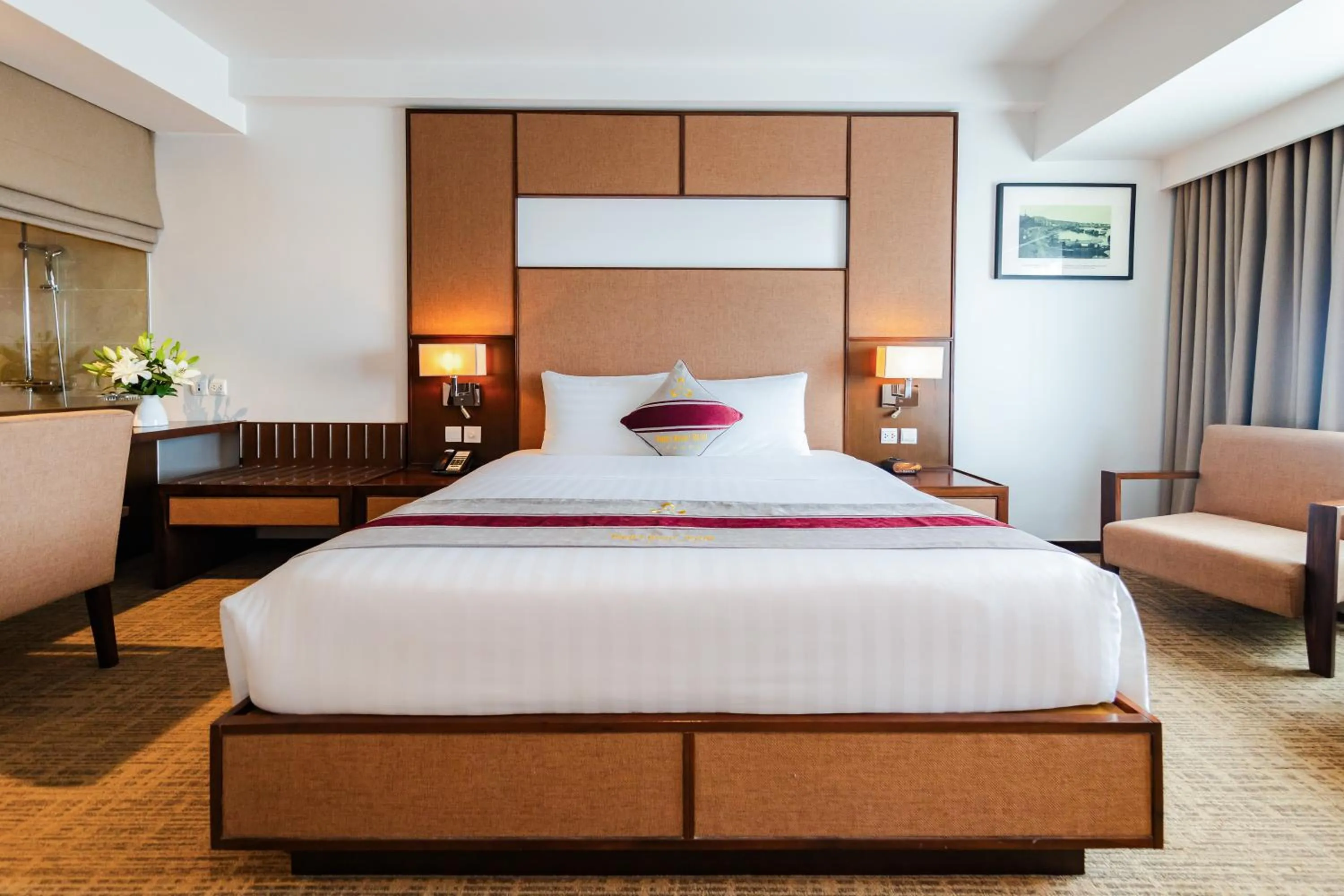 Bed in Pearl River Hotel