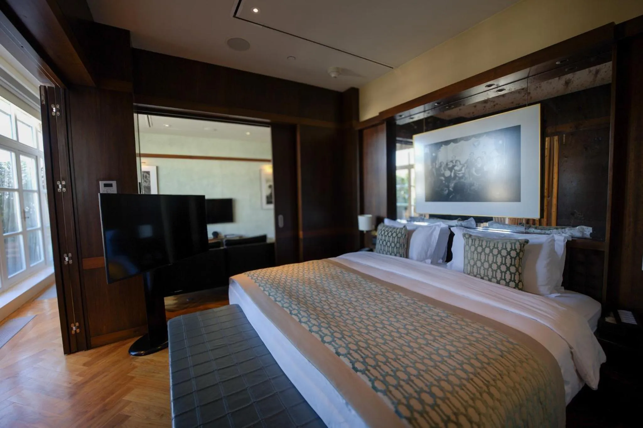 TV and multimedia, Bed in Park Hyatt Istanbul - Macka Palas
