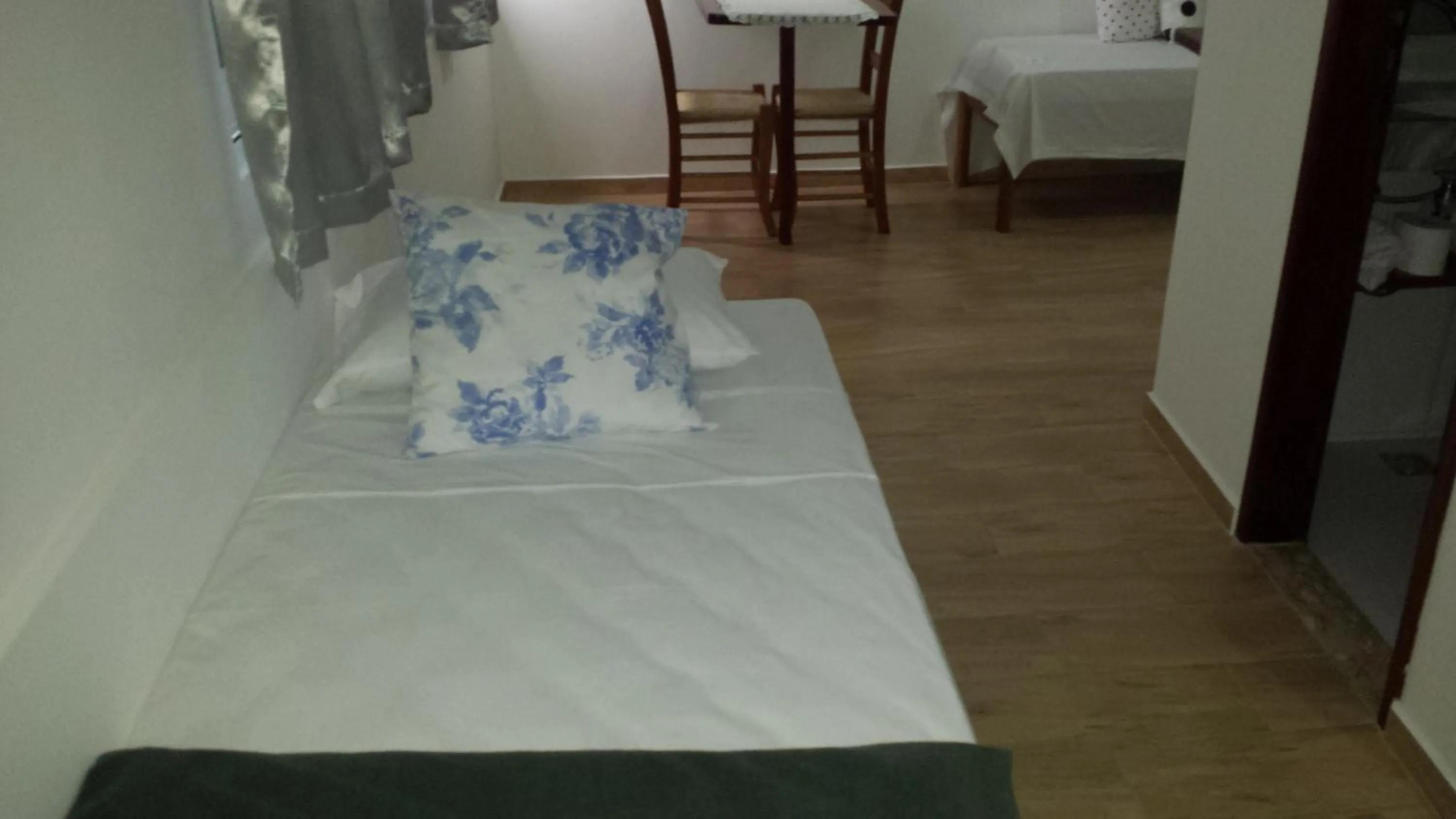Property building, Bed in Hotel Reobot Center