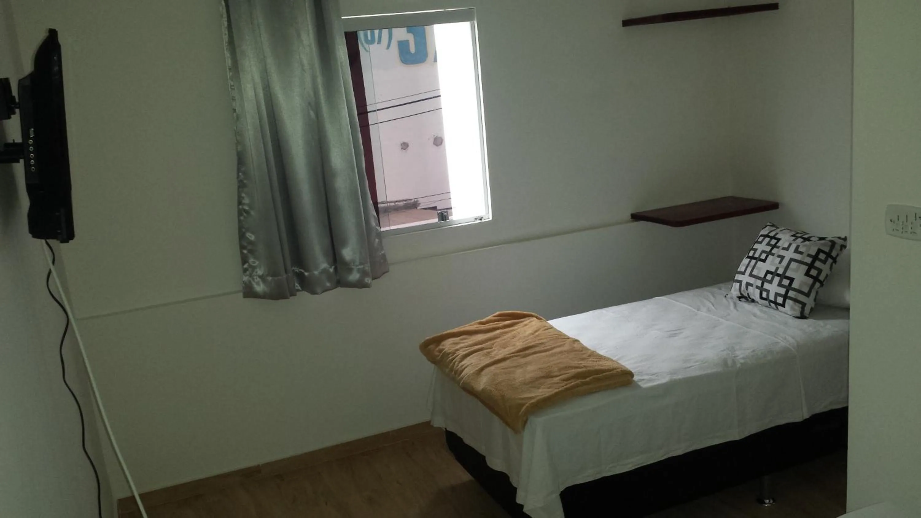 Property building, Bed in Hotel Reobot Center