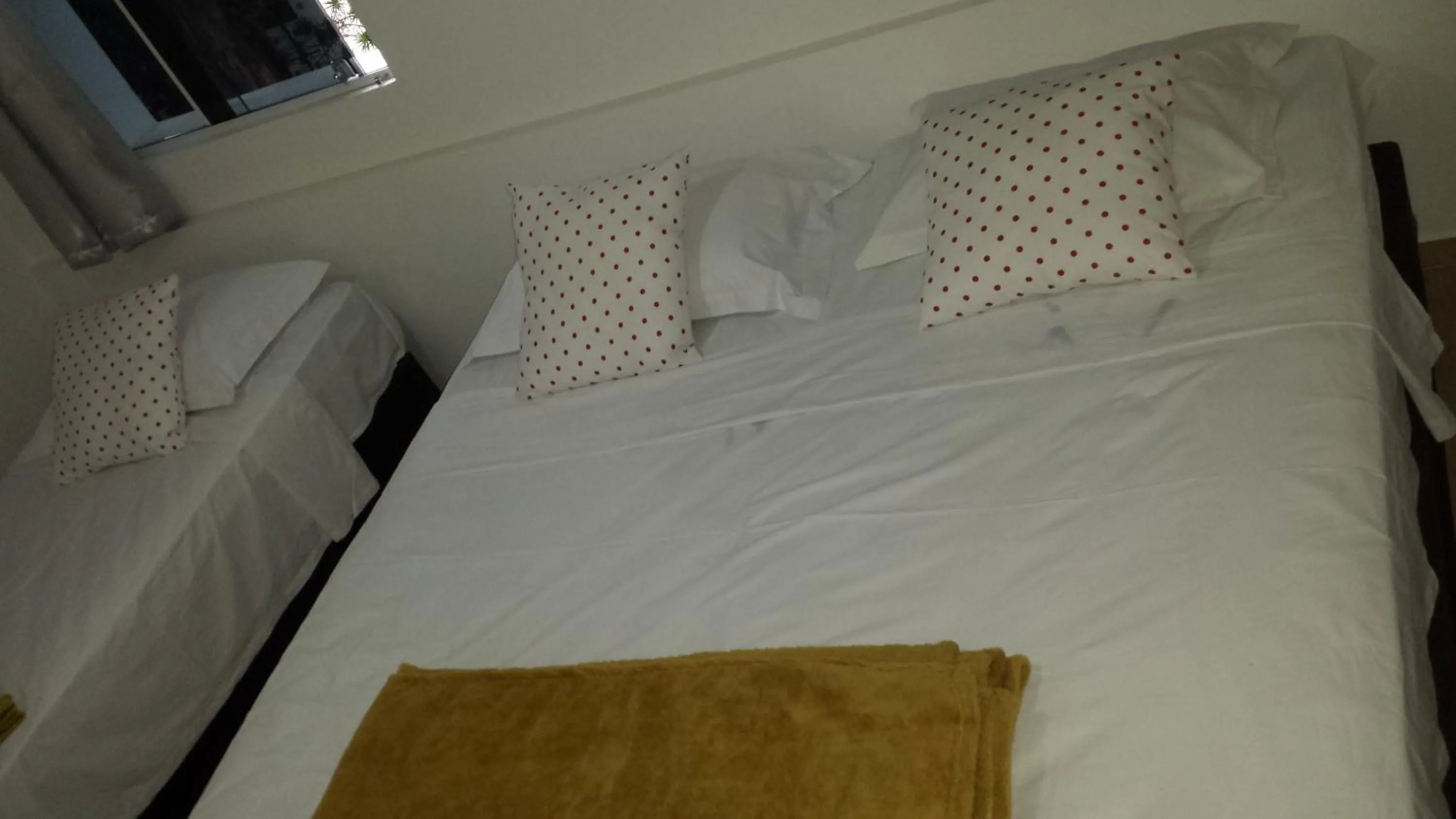 Property building, Bed in Hotel Reobot Center