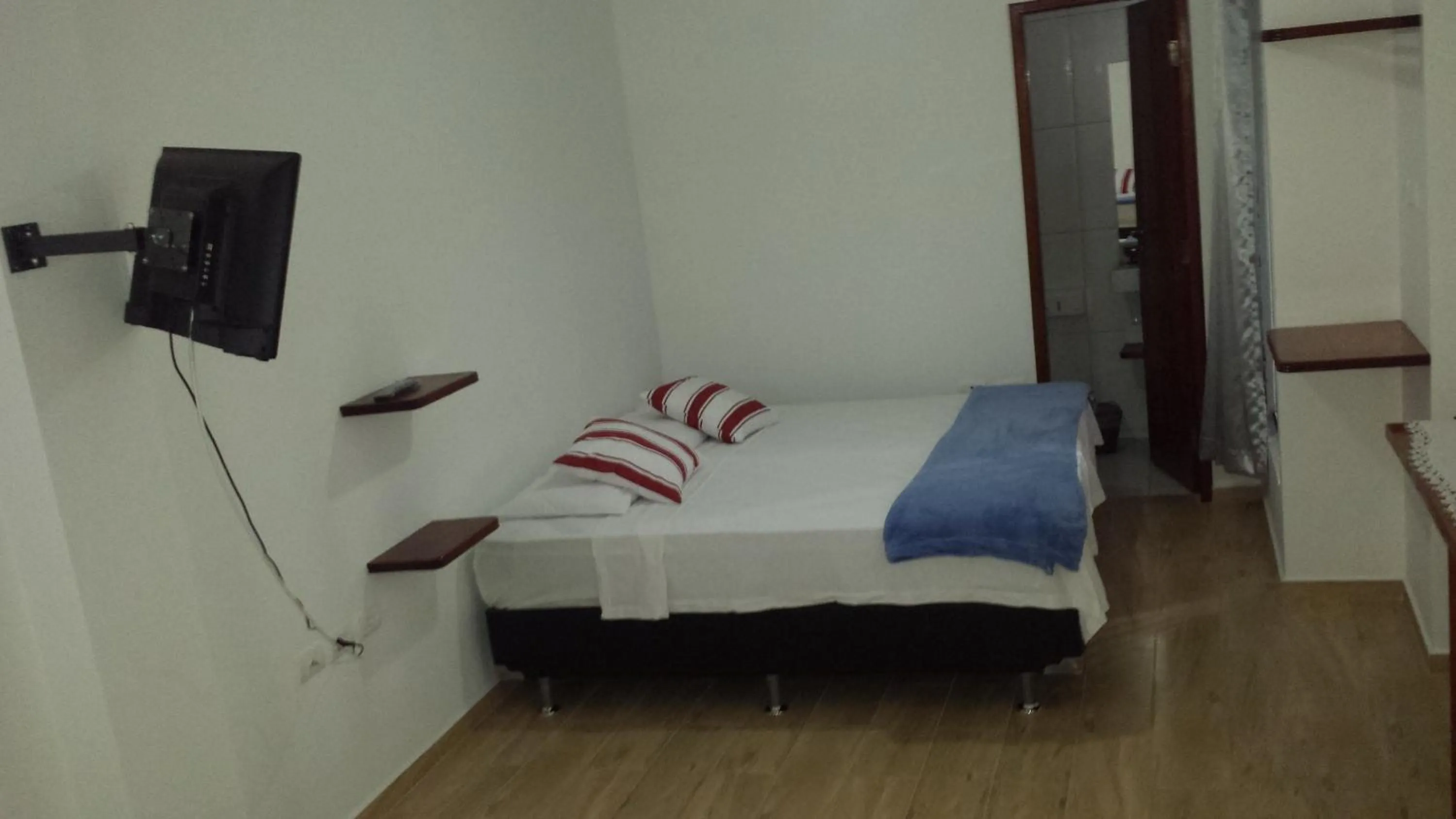 Property building, Bed in Hotel Reobot Center