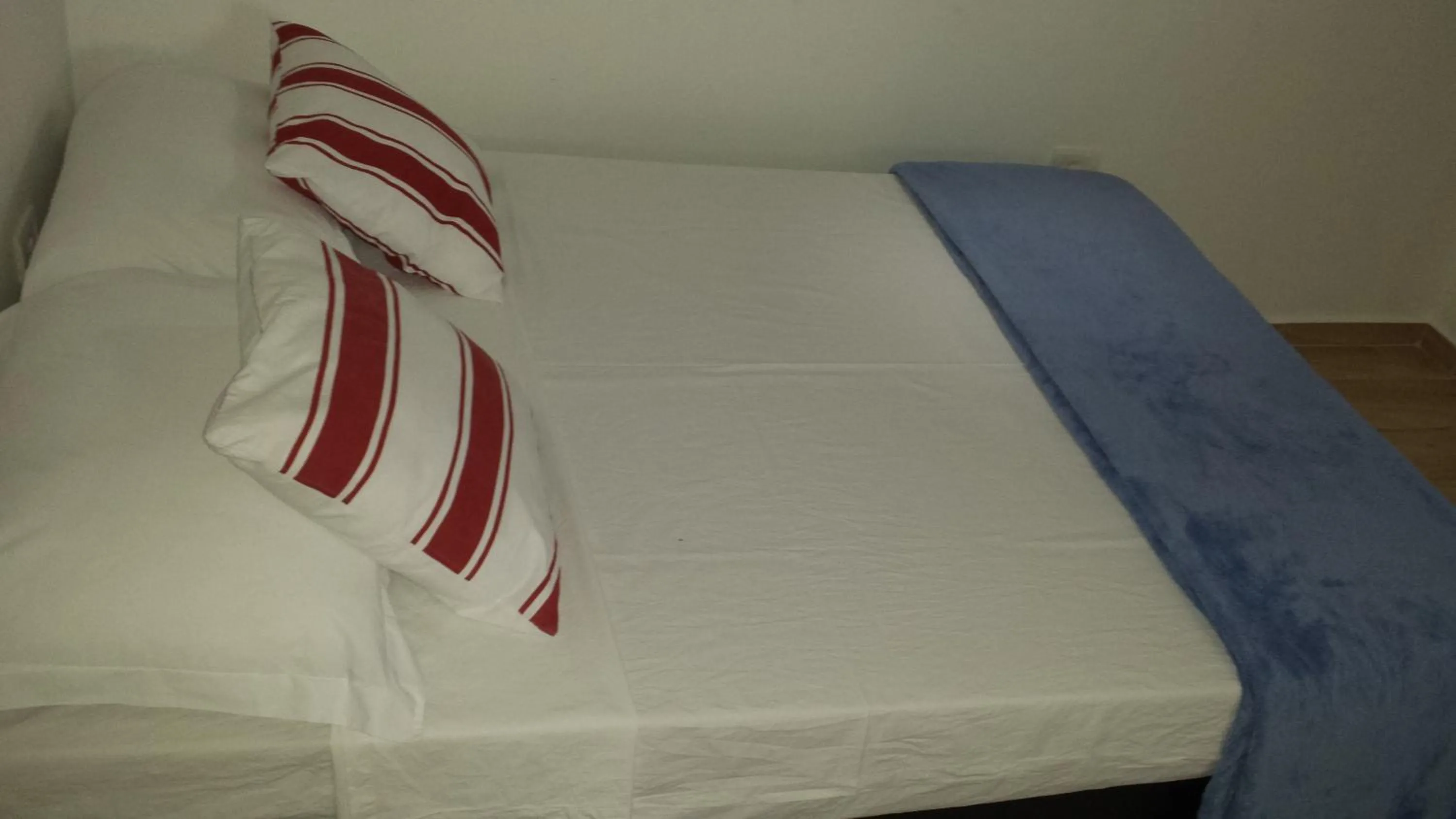 Property building, Bed in Hotel Reobot Center