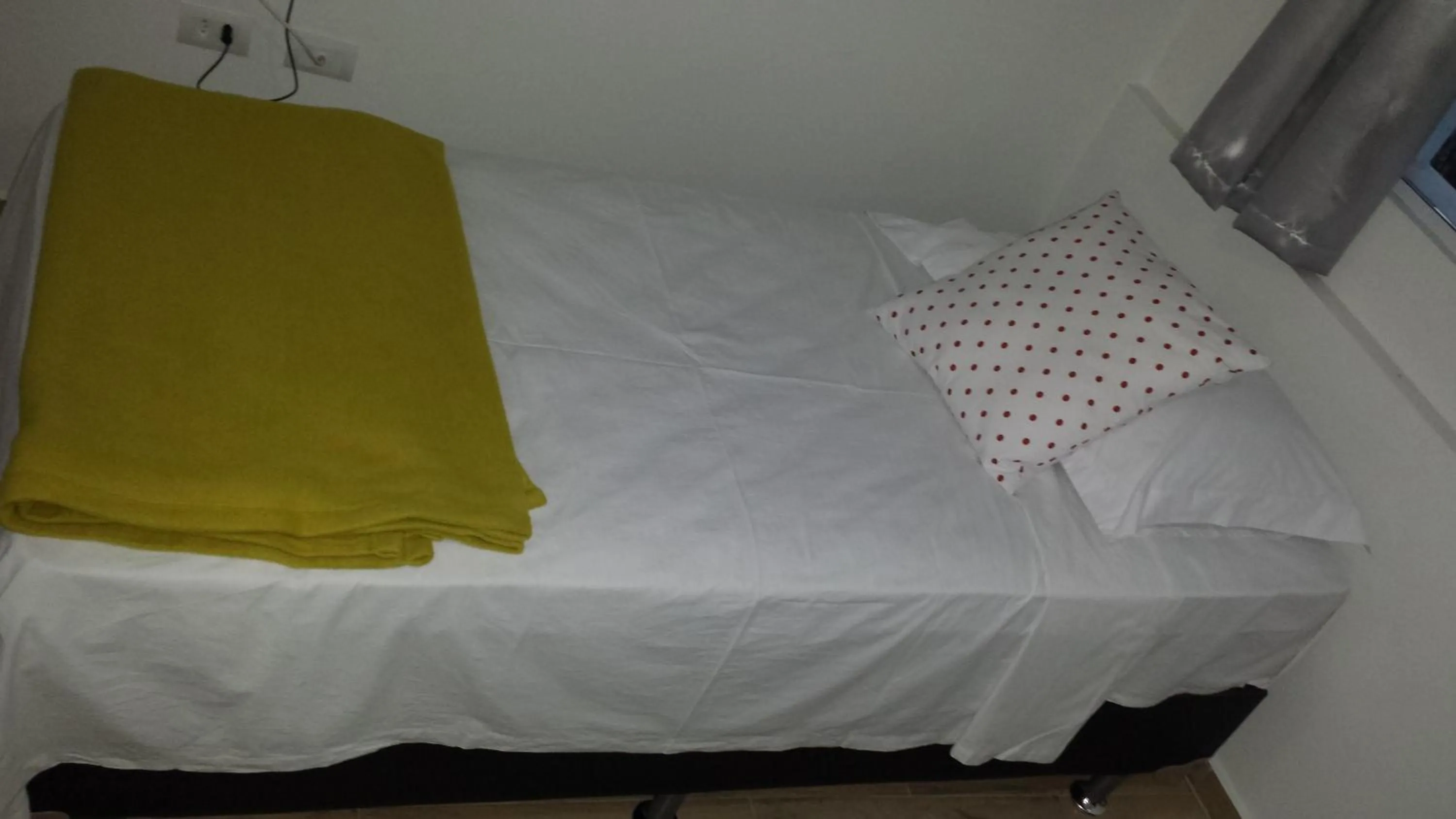 Property building, Bed in Hotel Reobot Center