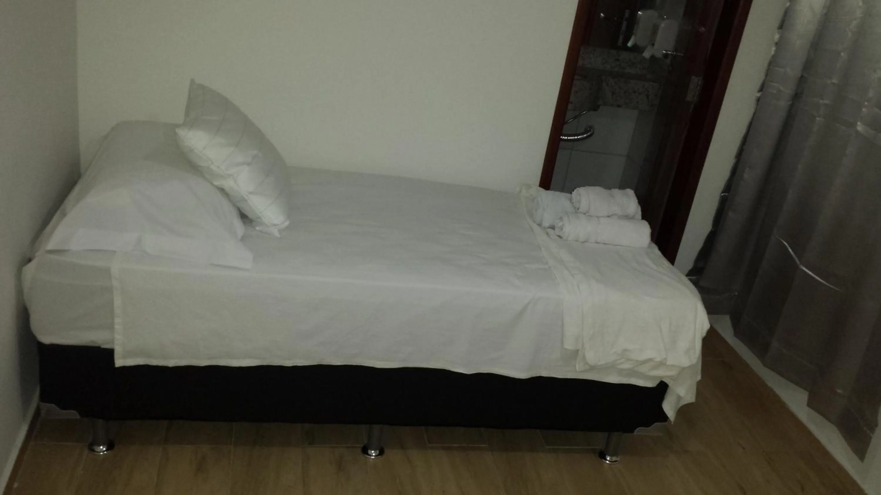 Property building, Bed in Hotel Reobot Center