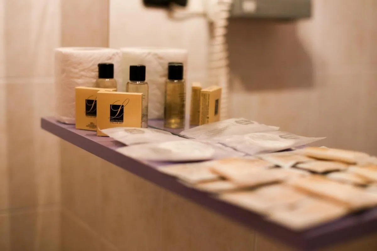 Bathroom in Hotel Fidenza