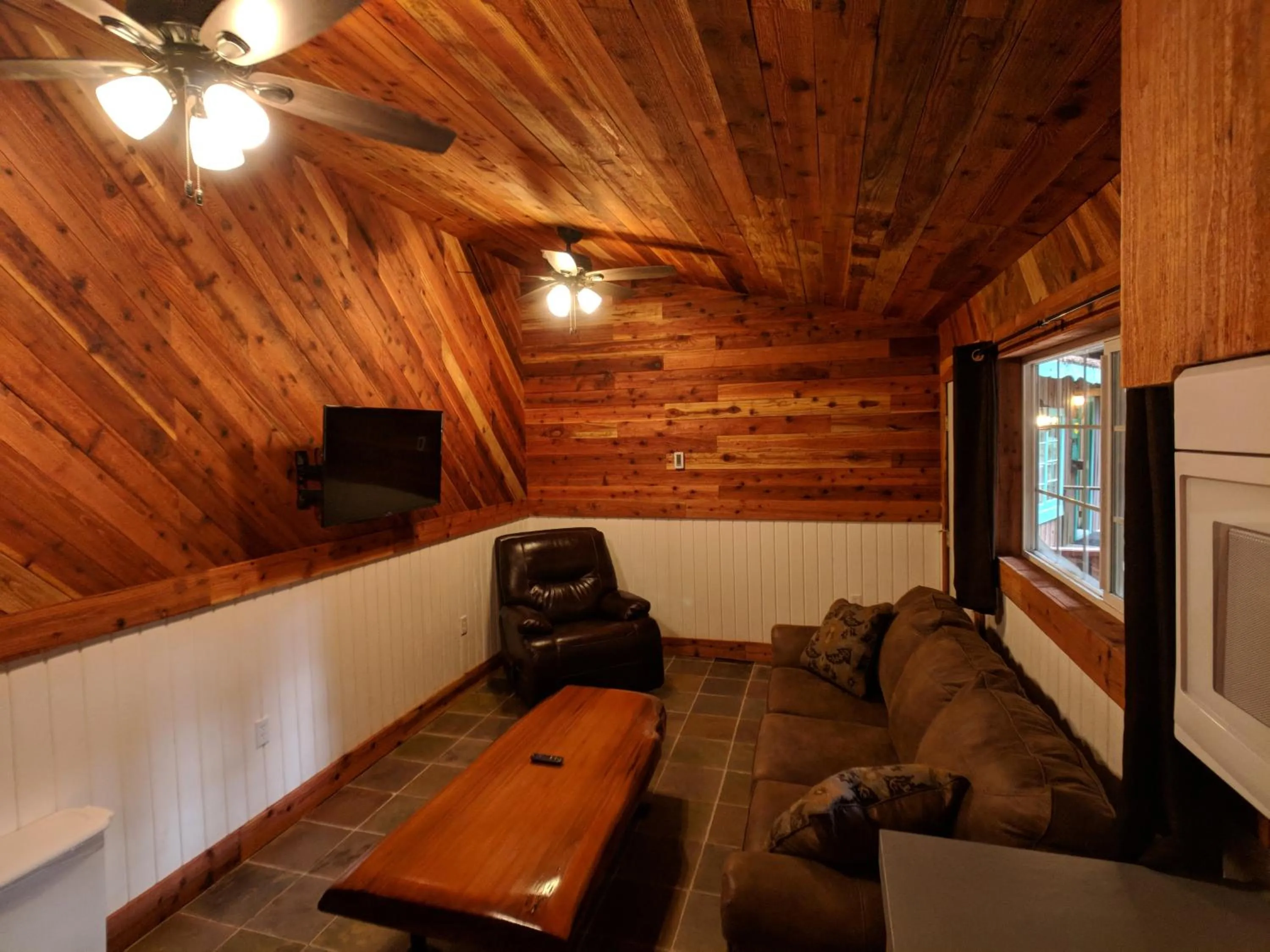 TV and multimedia in Emerald Forest Cabins
