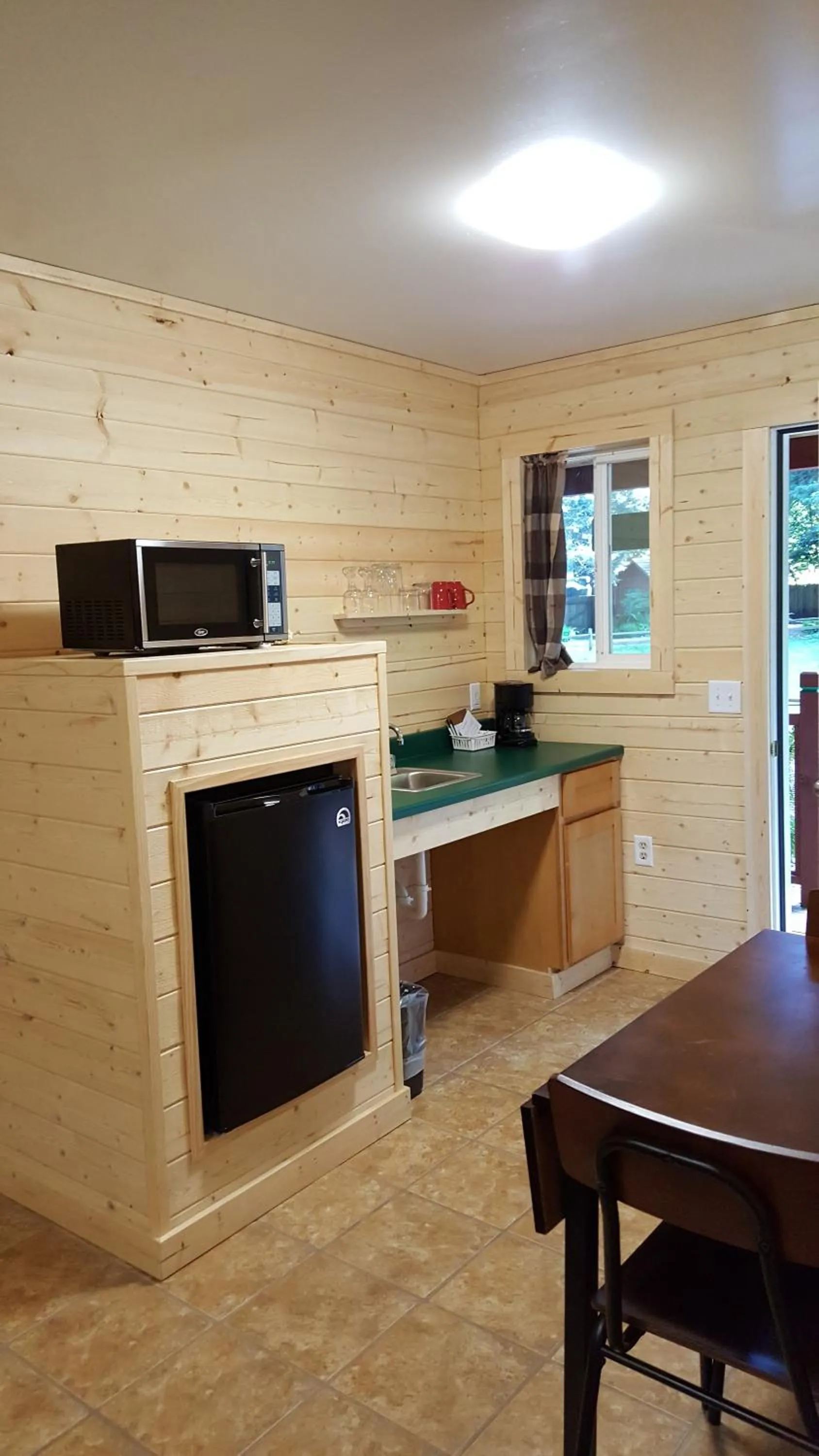 Area and facilities in Emerald Forest Cabins