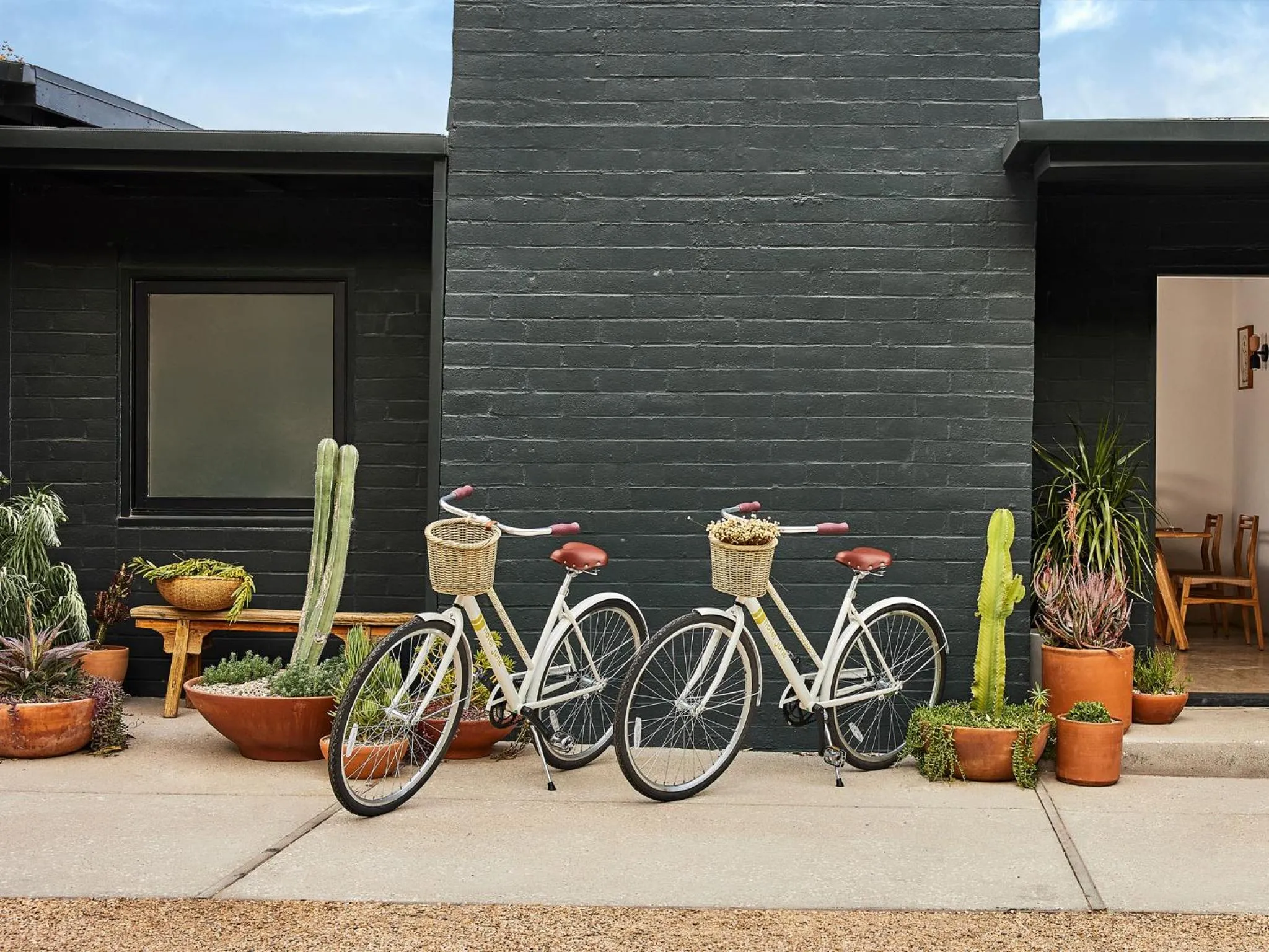 Facade/entrance in Hotel June Malibu