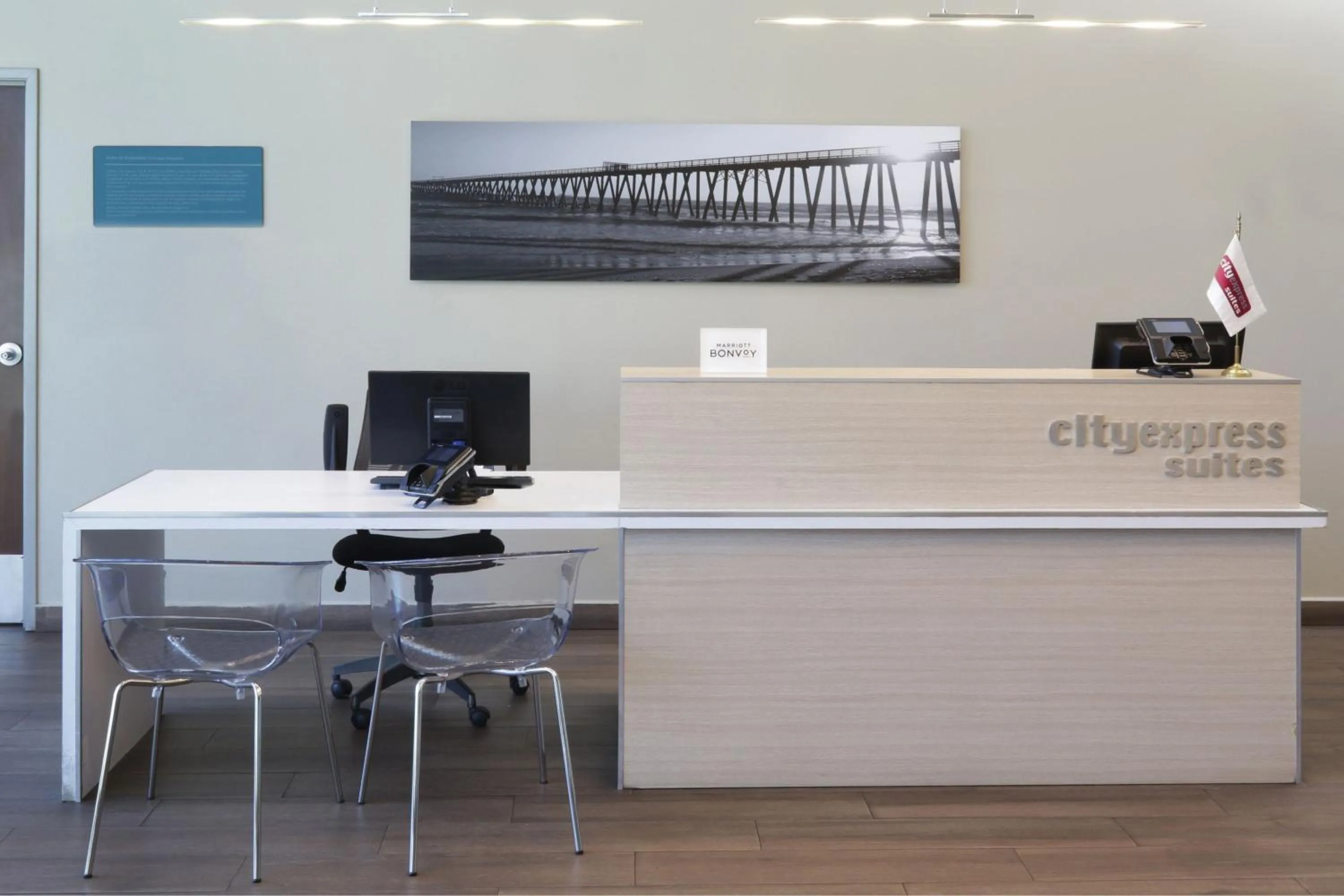 Lobby or reception in City Express Suites by Marriott Tijuana Rio