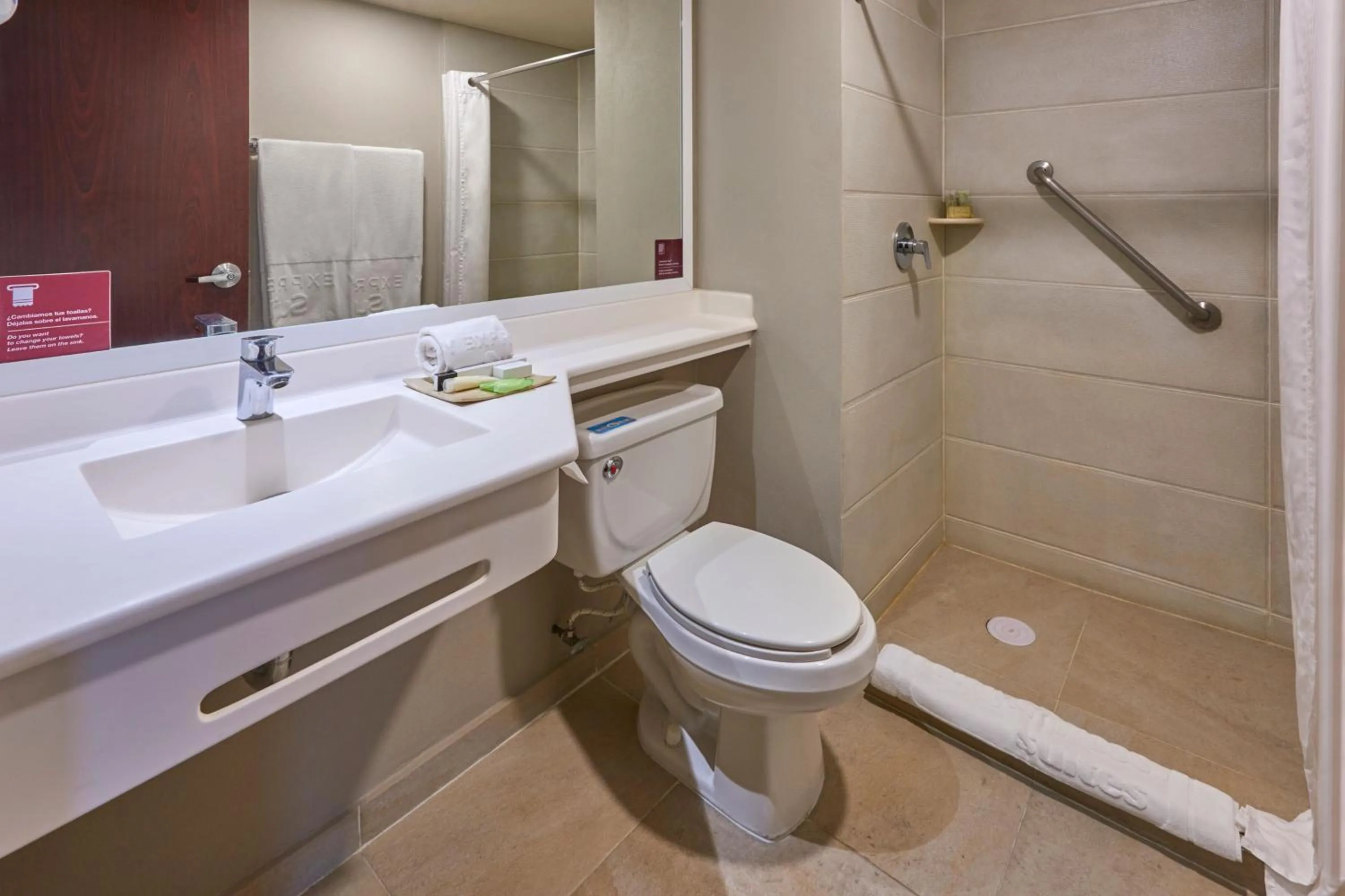 Bathroom in City Express Suites by Marriott Tijuana Rio