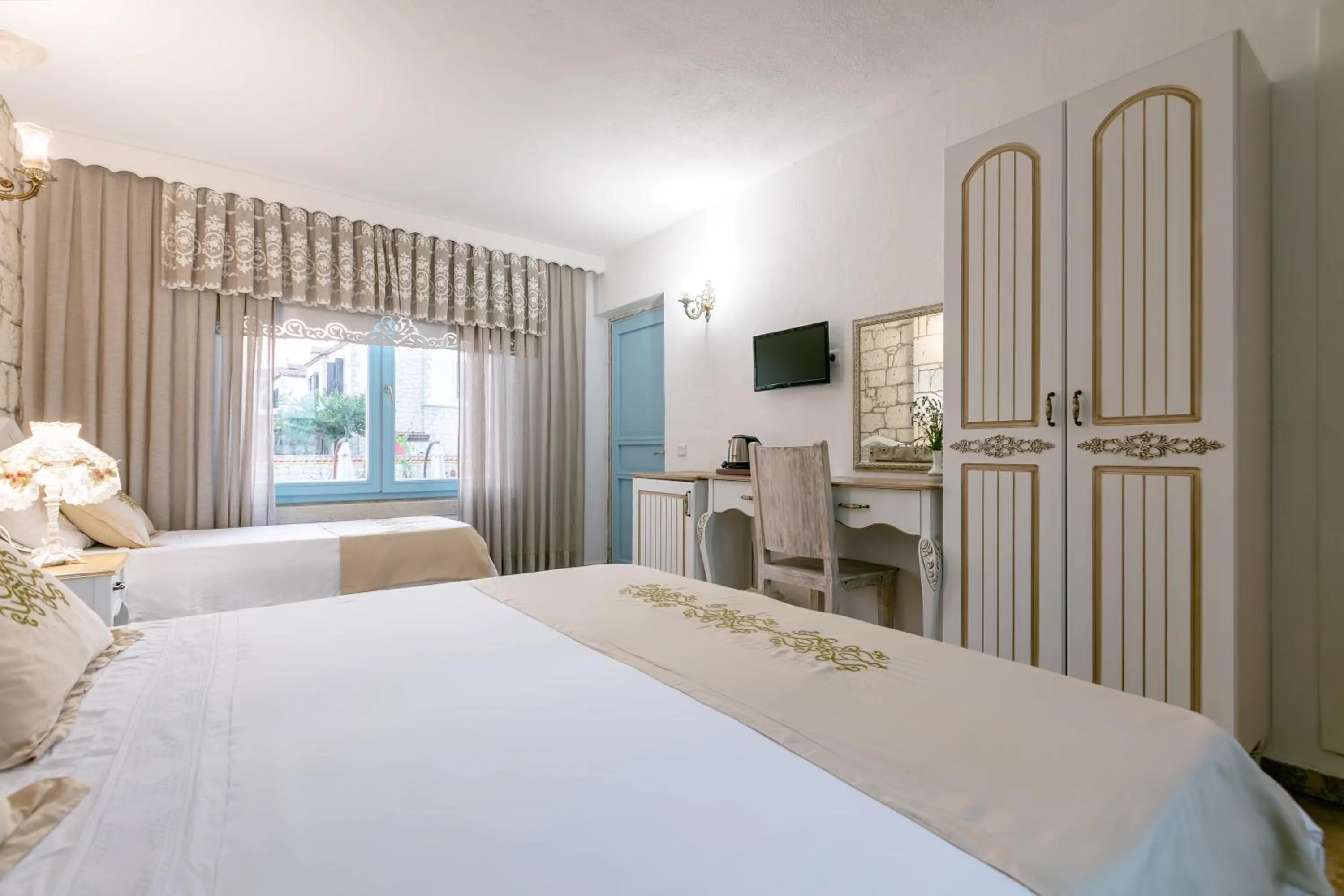 Photo of the whole room, Bed in Villa Fora Hotel