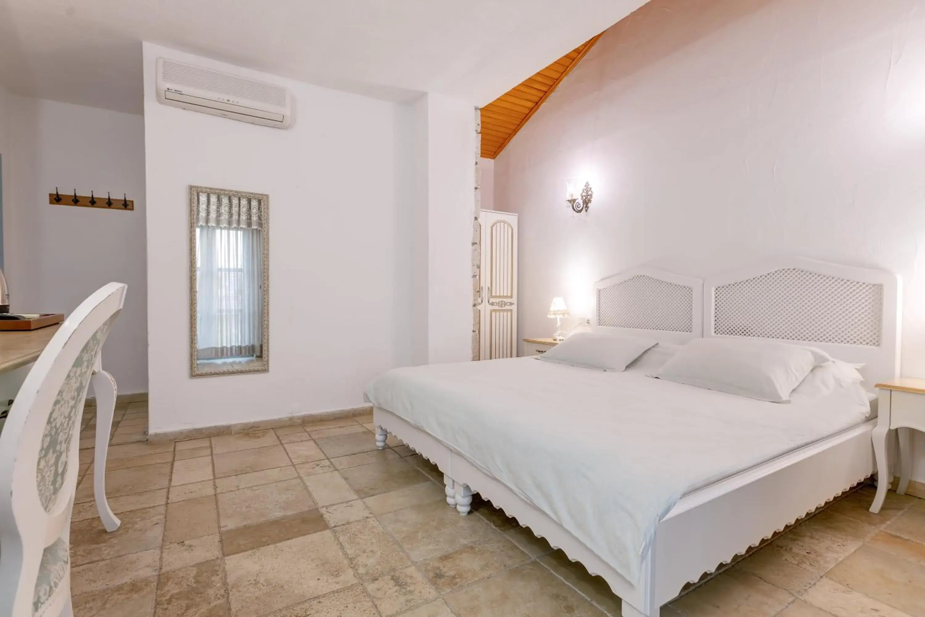 Deluxe Double or Twin Room with City View in Villa Fora Hotel Deluxe Double or Twin Room with City View in Villa Fora Hotel