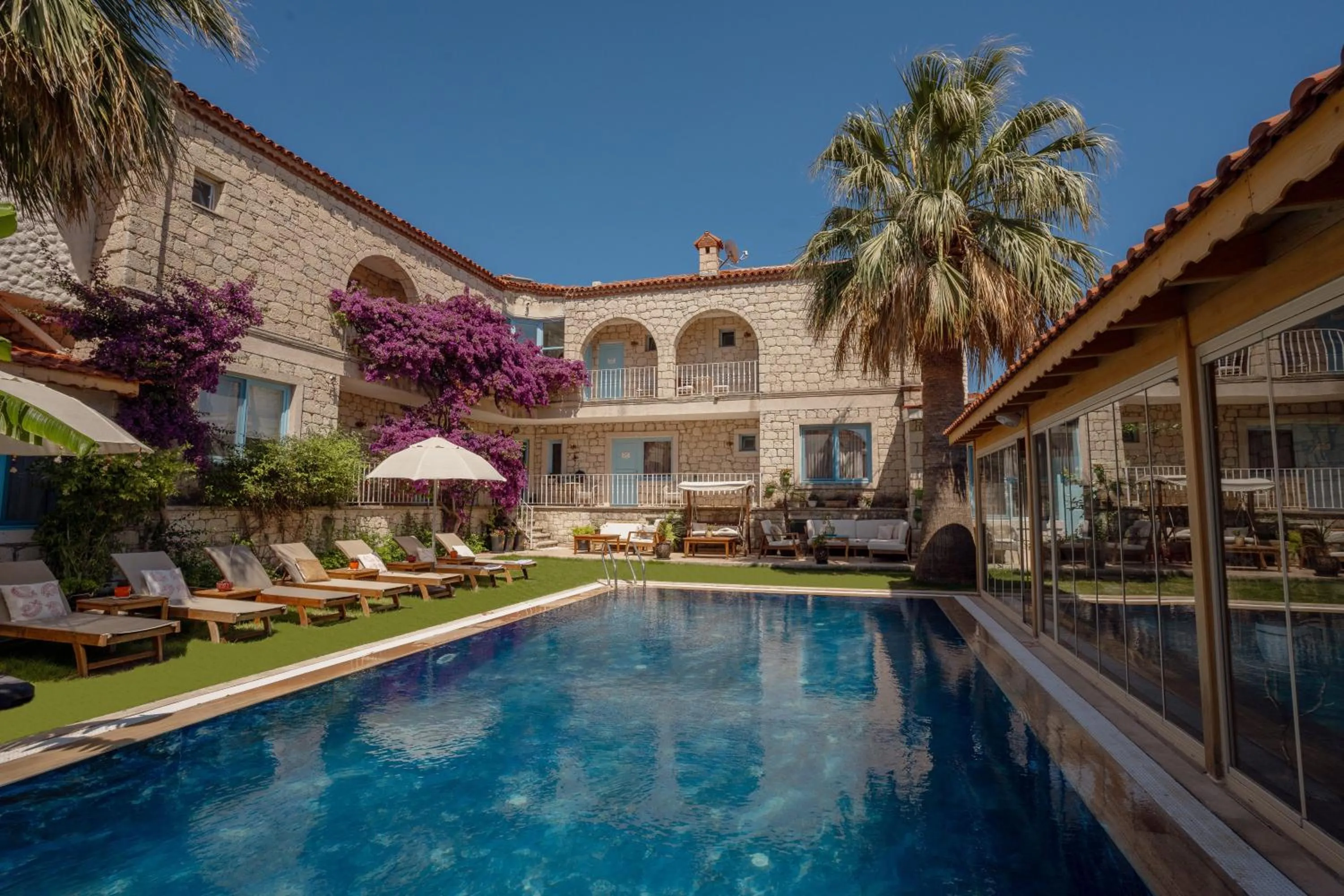 Property building in Villa Fora Hotel