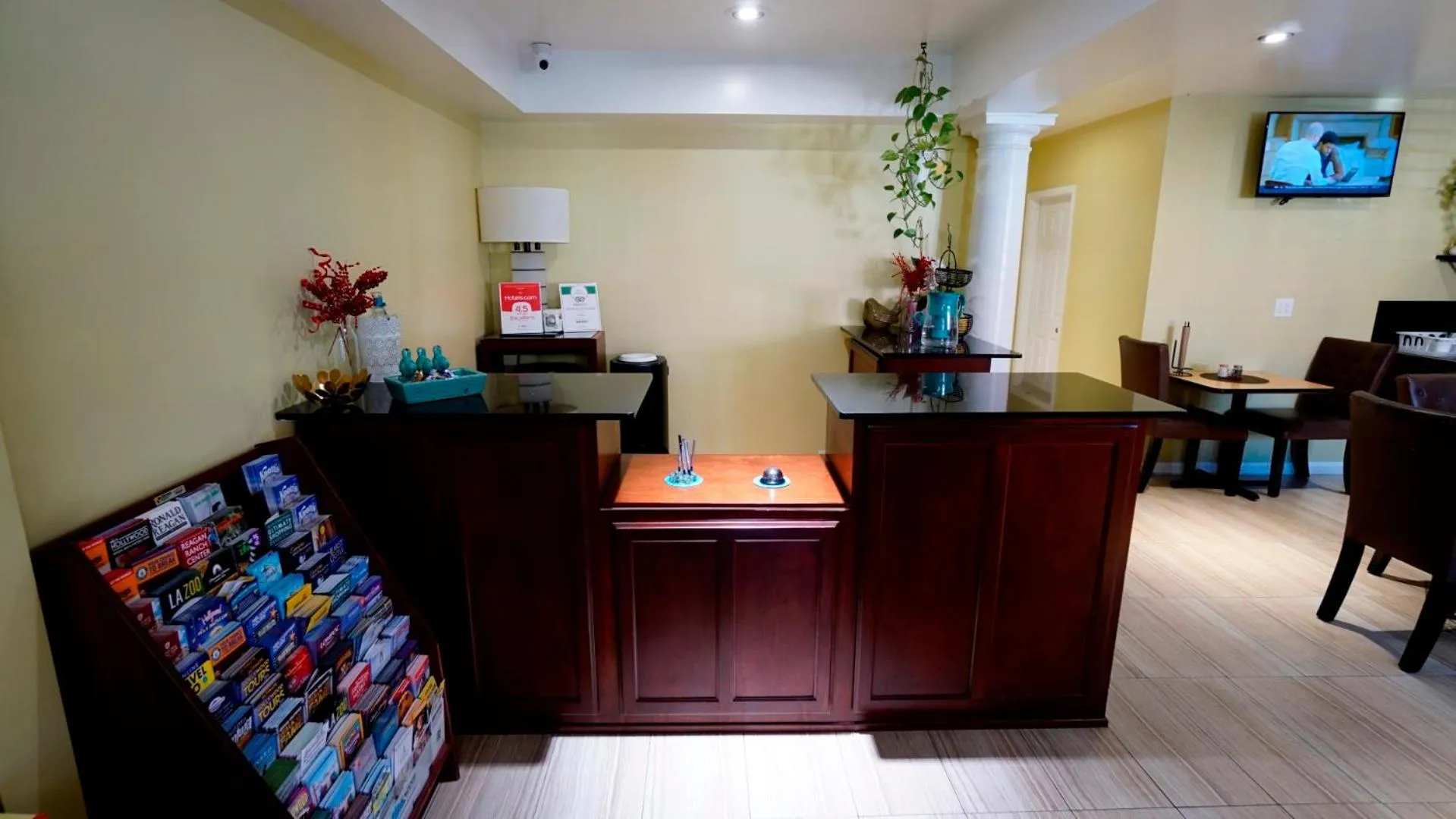 Lobby or reception in El Royale Hotel - Near Universal Studios Hollywood