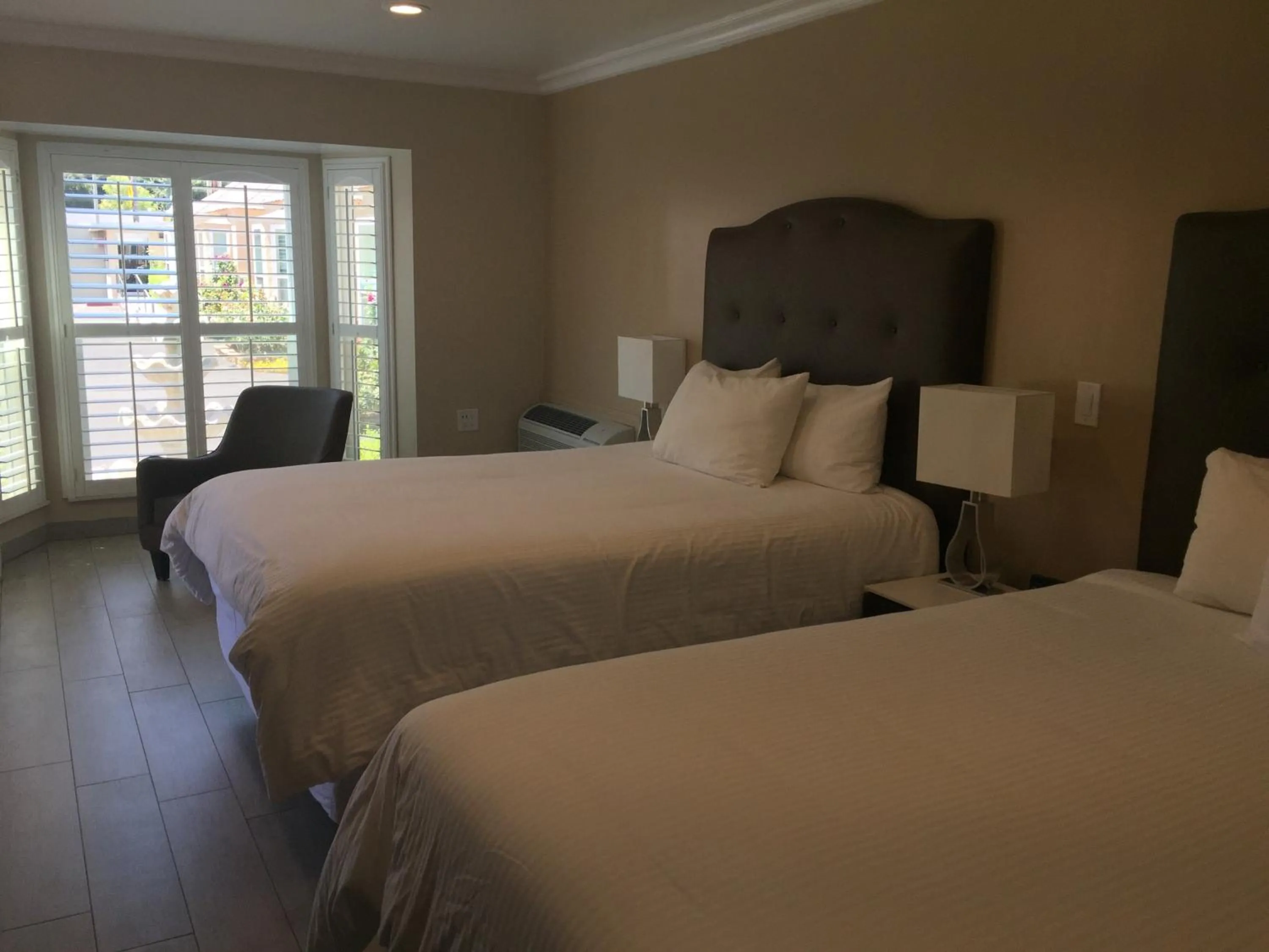 Day, Bed in El Royale Hotel - Near Universal Studios Hollywood