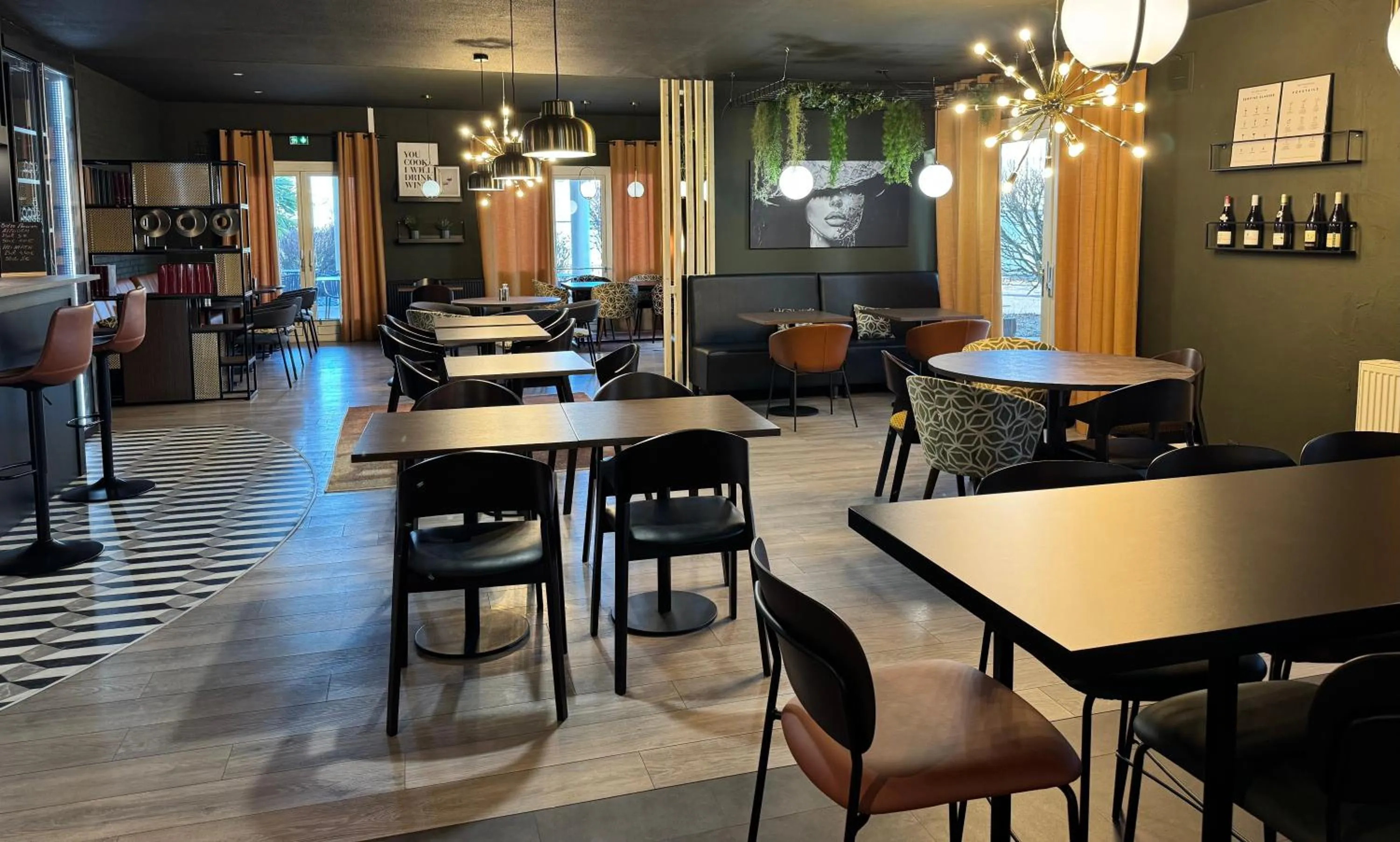 Restaurant/places to eat in Tulip Inn Beaune