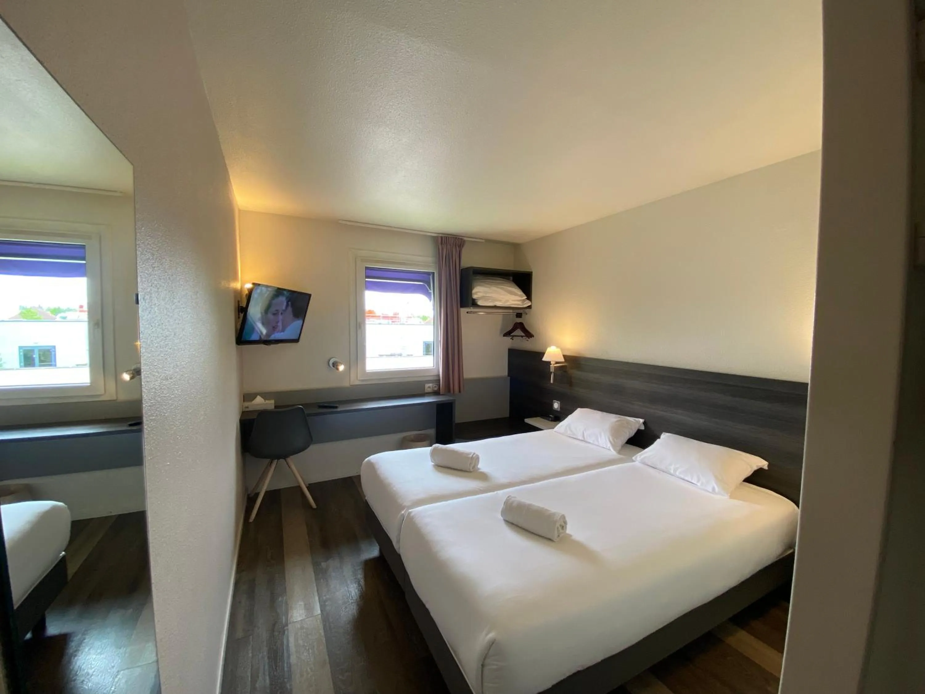 Bedroom, Bed in Tulip Inn Beaune