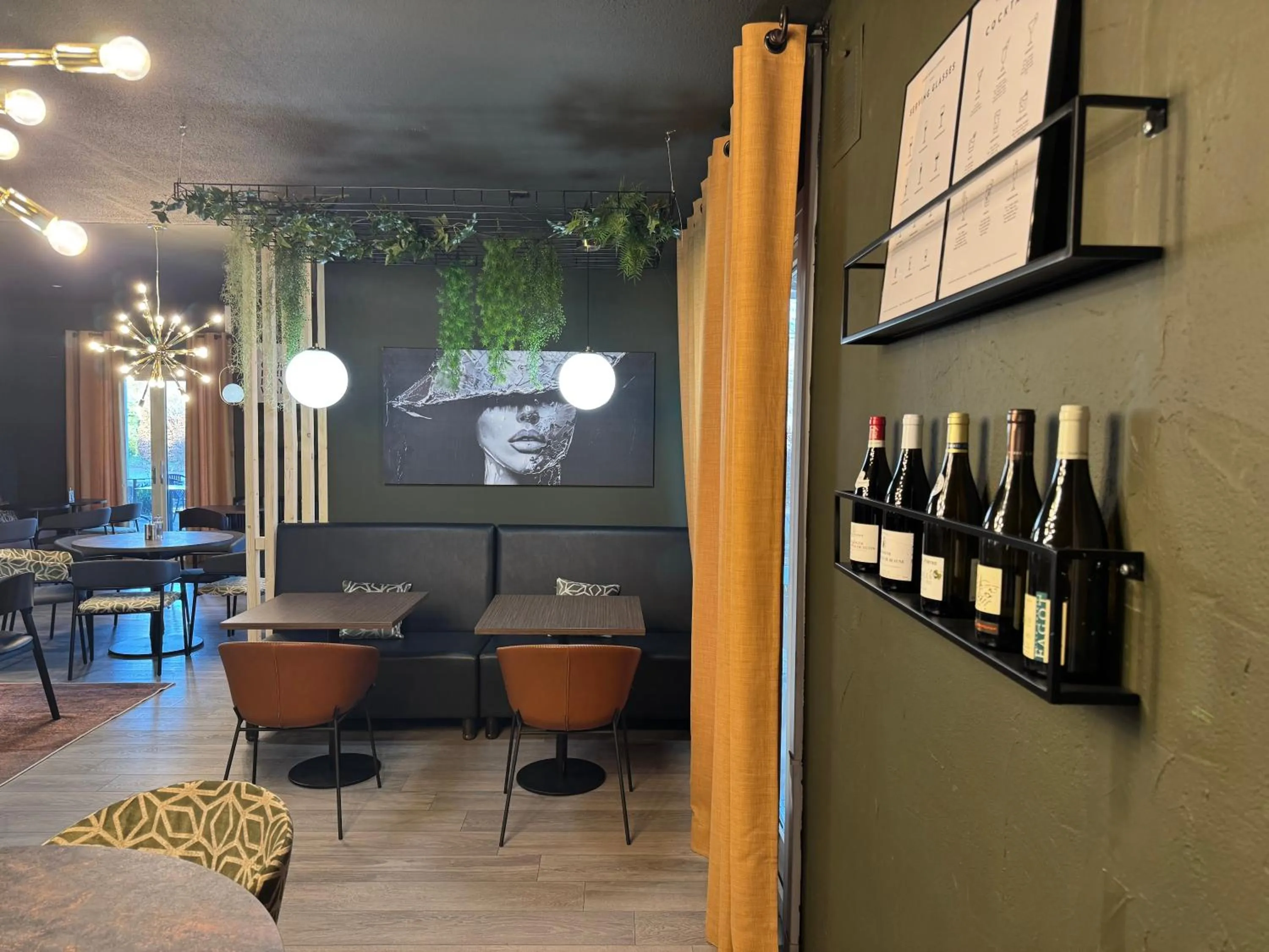 Restaurant/places to eat in Tulip Inn Beaune