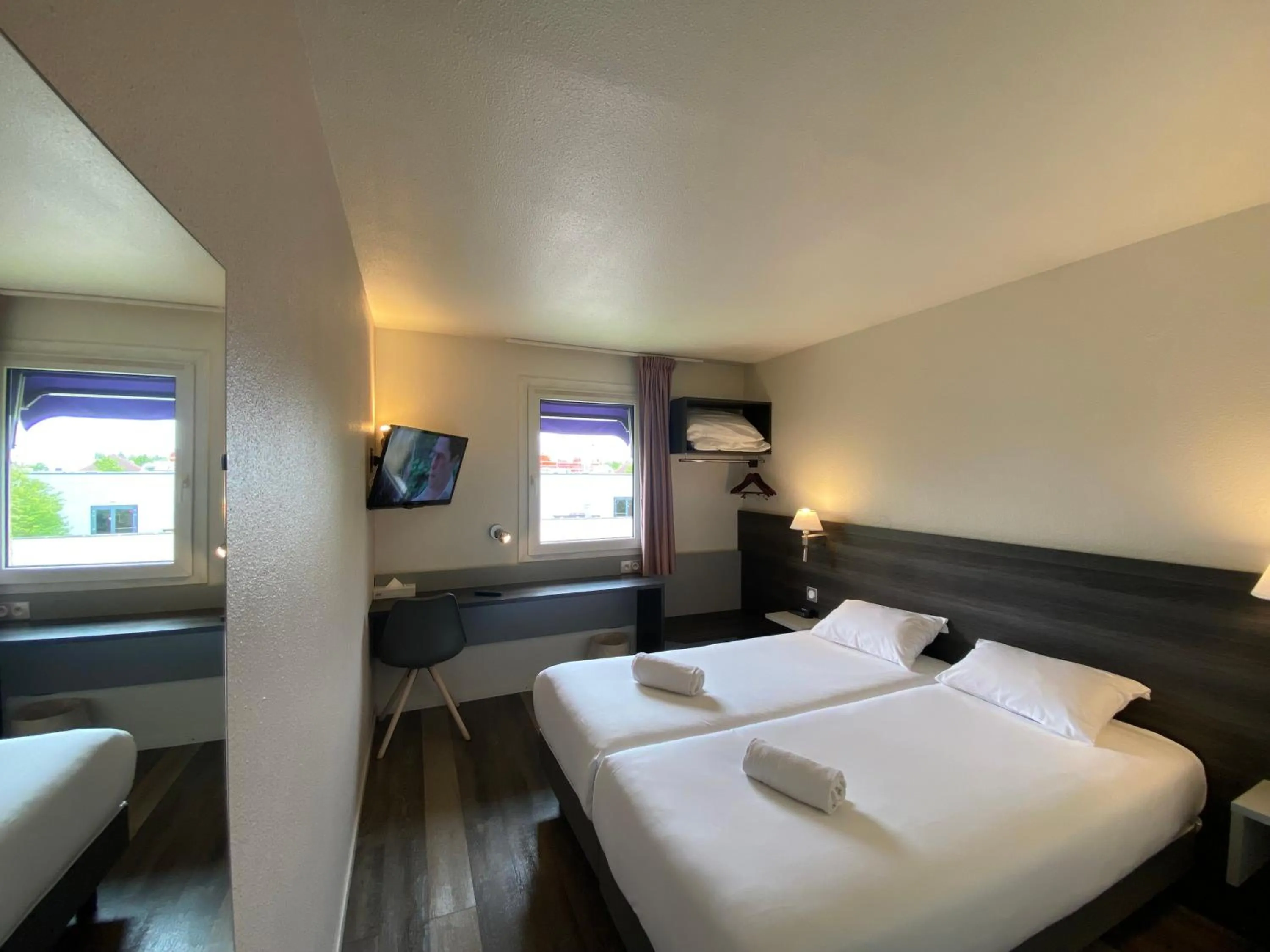 Twin Room in Tulip Inn Beaune