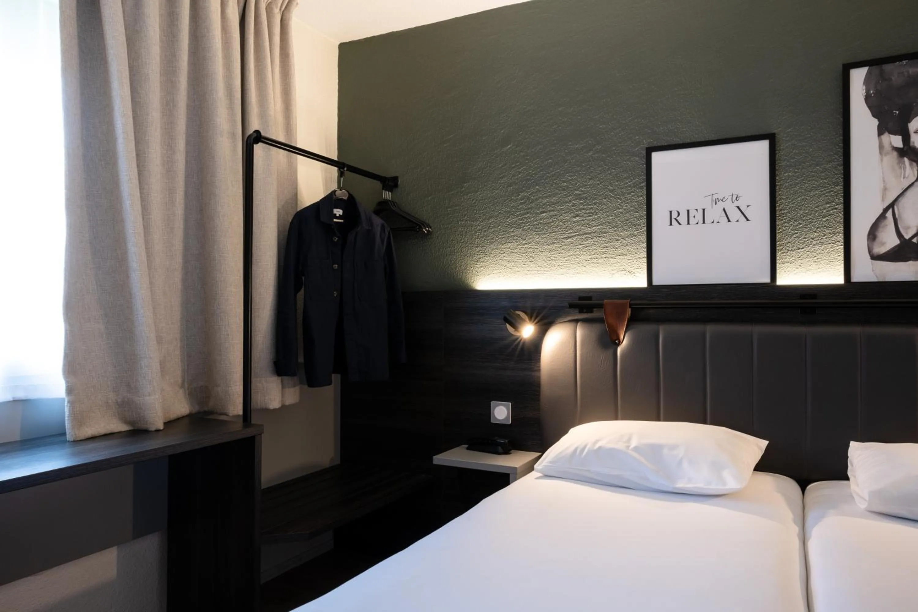 Photo of the whole room, Bed in Tulip Inn Beaune