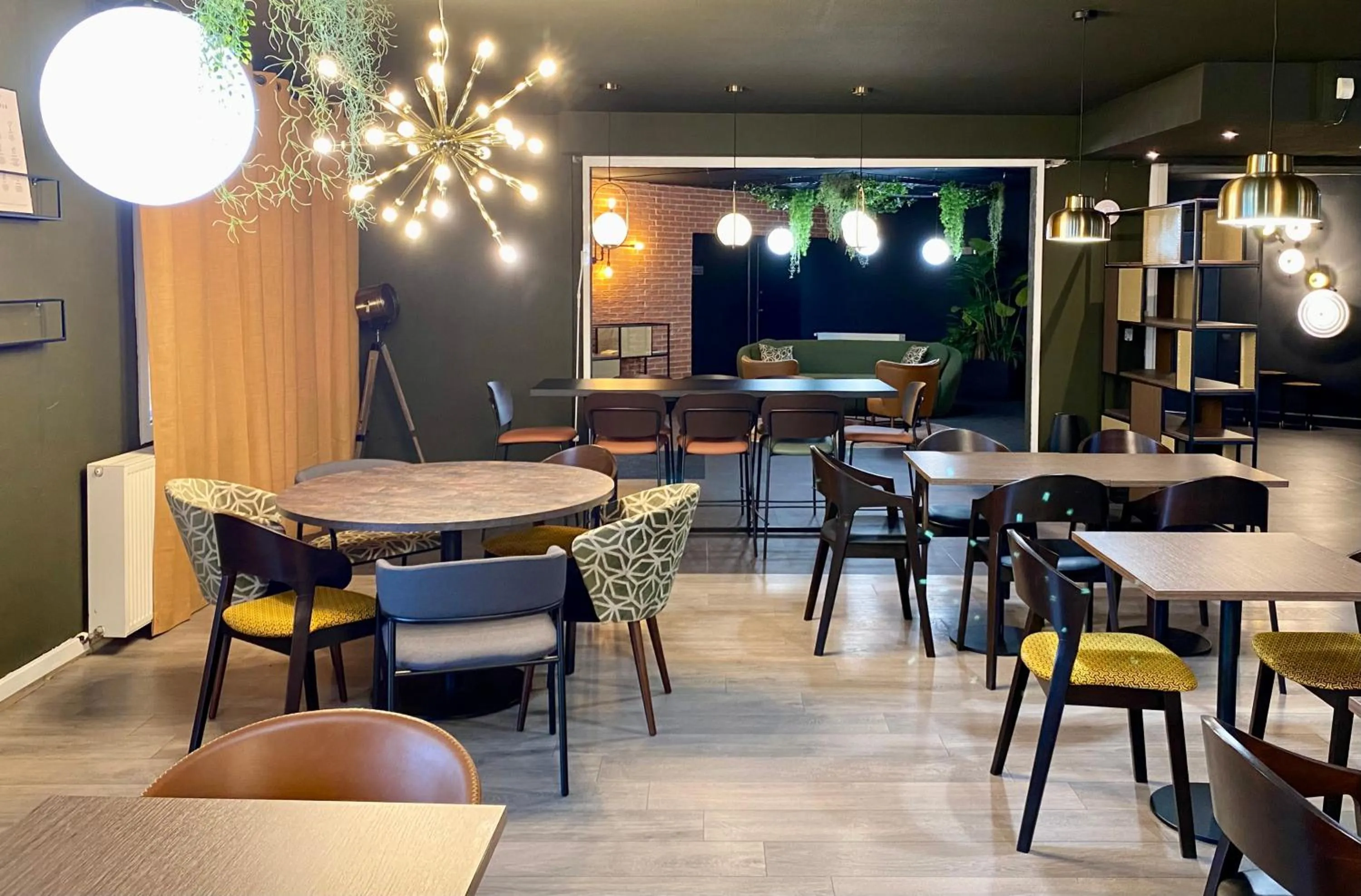 Restaurant/places to eat in Tulip Inn Beaune