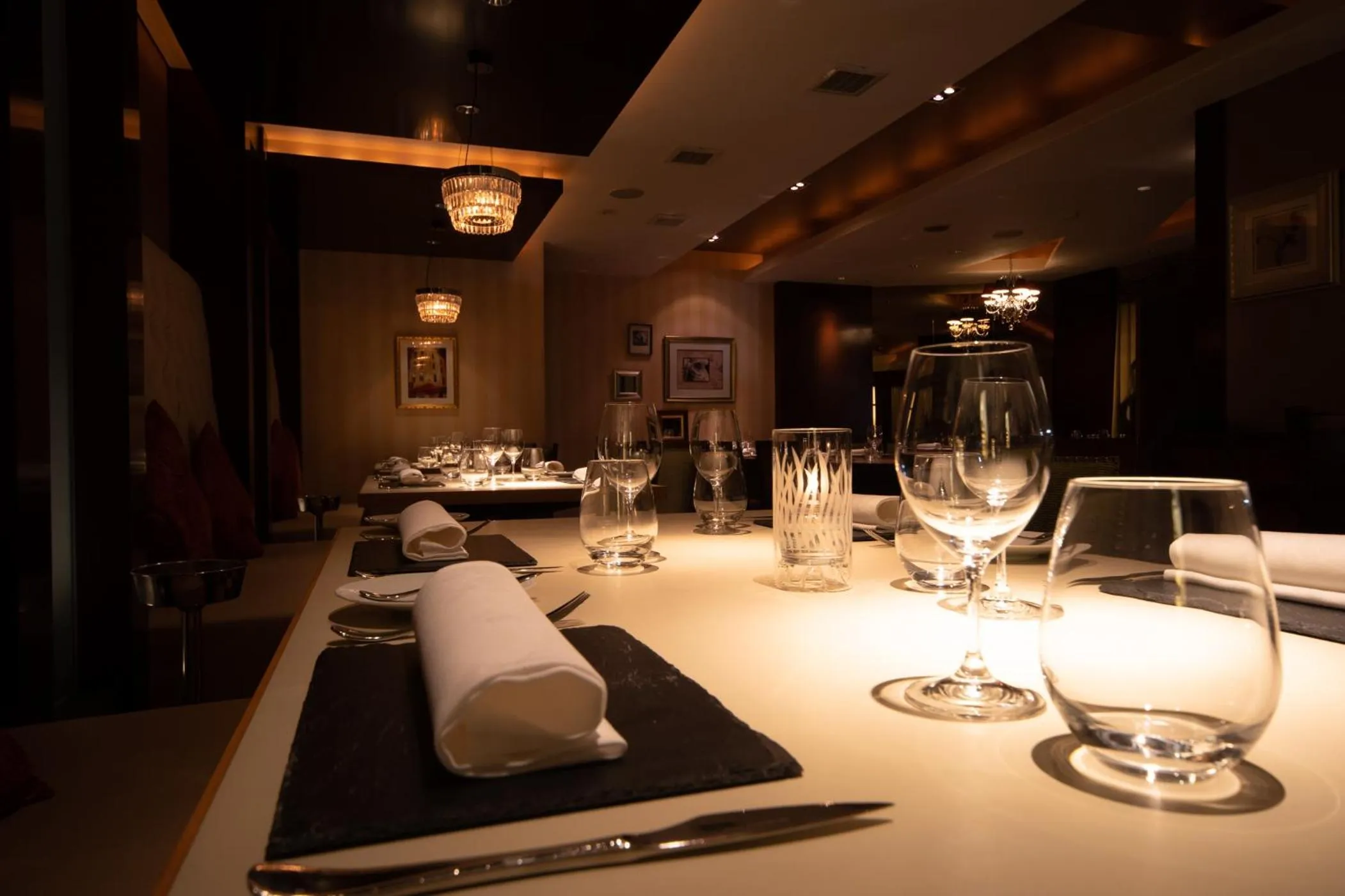 Restaurant/places to eat in Phoenix Hotel by HHG